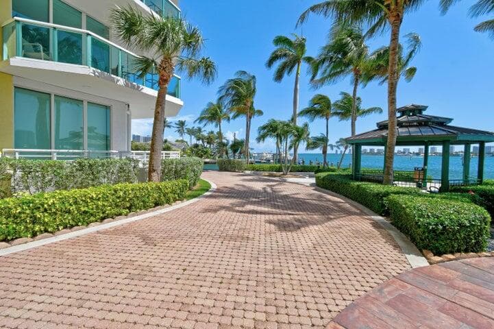 2650 Lake Shore Drive 106, Riviera Beach, FL 33404 — photo 39 of 53