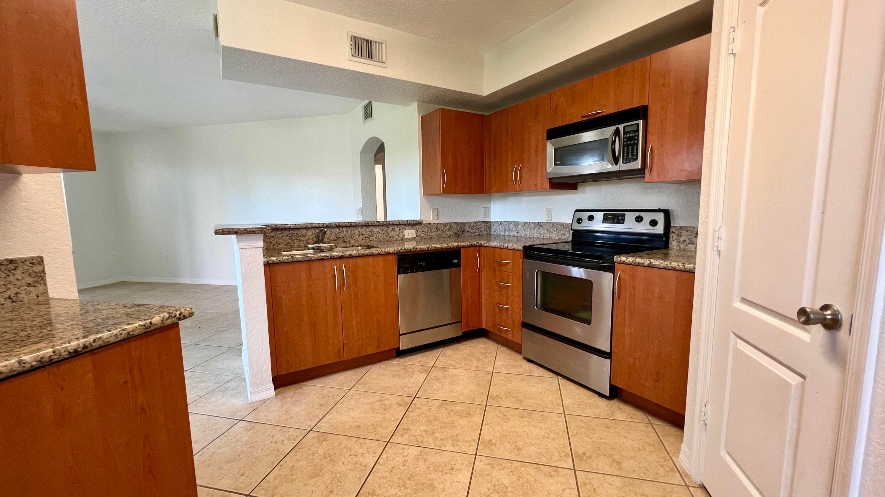 136 SW Peacock Boulevard 19-104, Port St. Lucie, FL 34986 — photo 2 of 25
