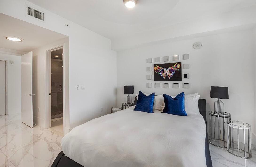 330 Sunny Isles Boulevard 5-2308, Sunny Isles Beach, FL 33160 — photo 12 of 32
