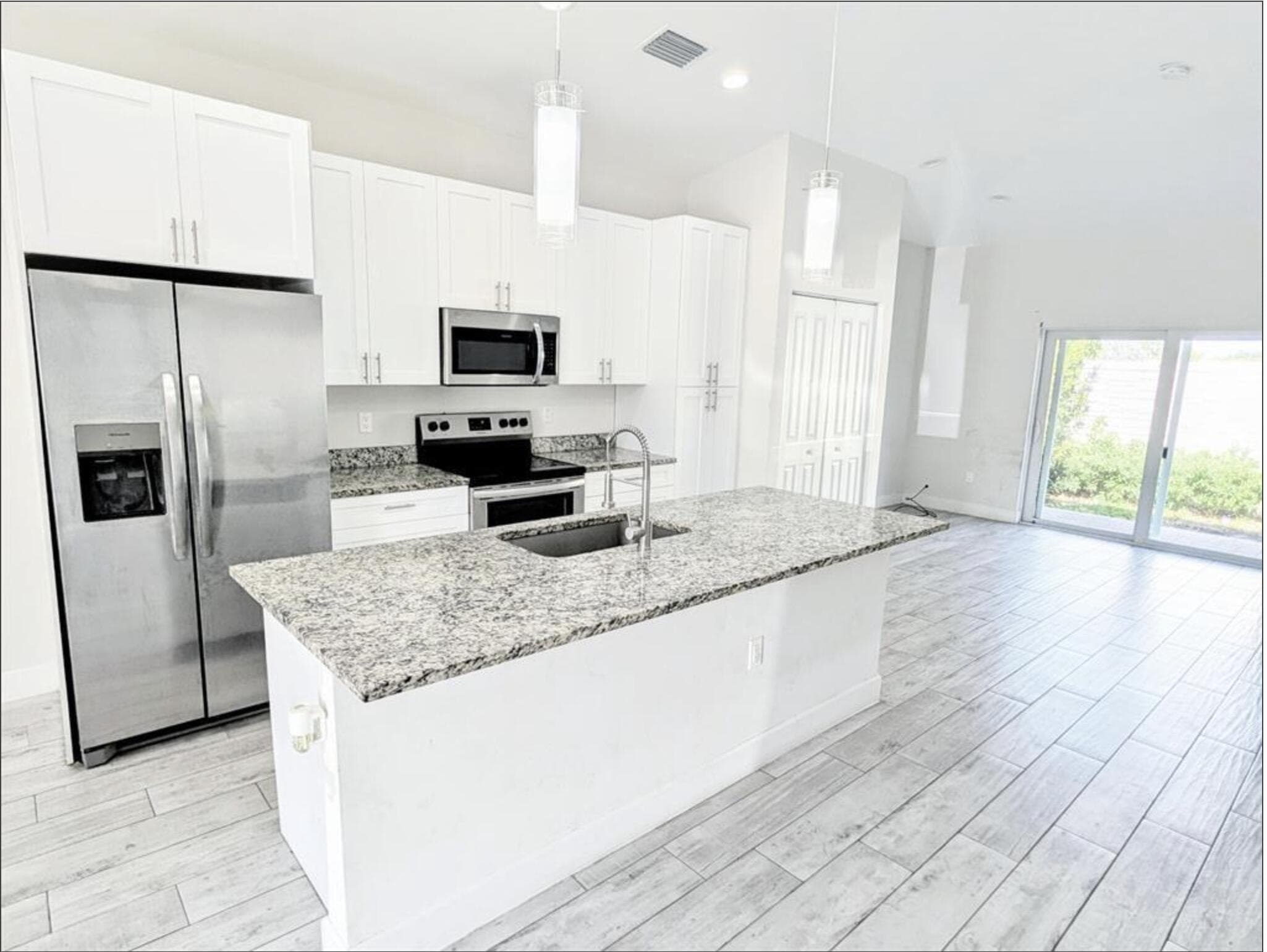 1562 W 26th Court, Riviera Beach, FL 33404 — photo 4 of 14