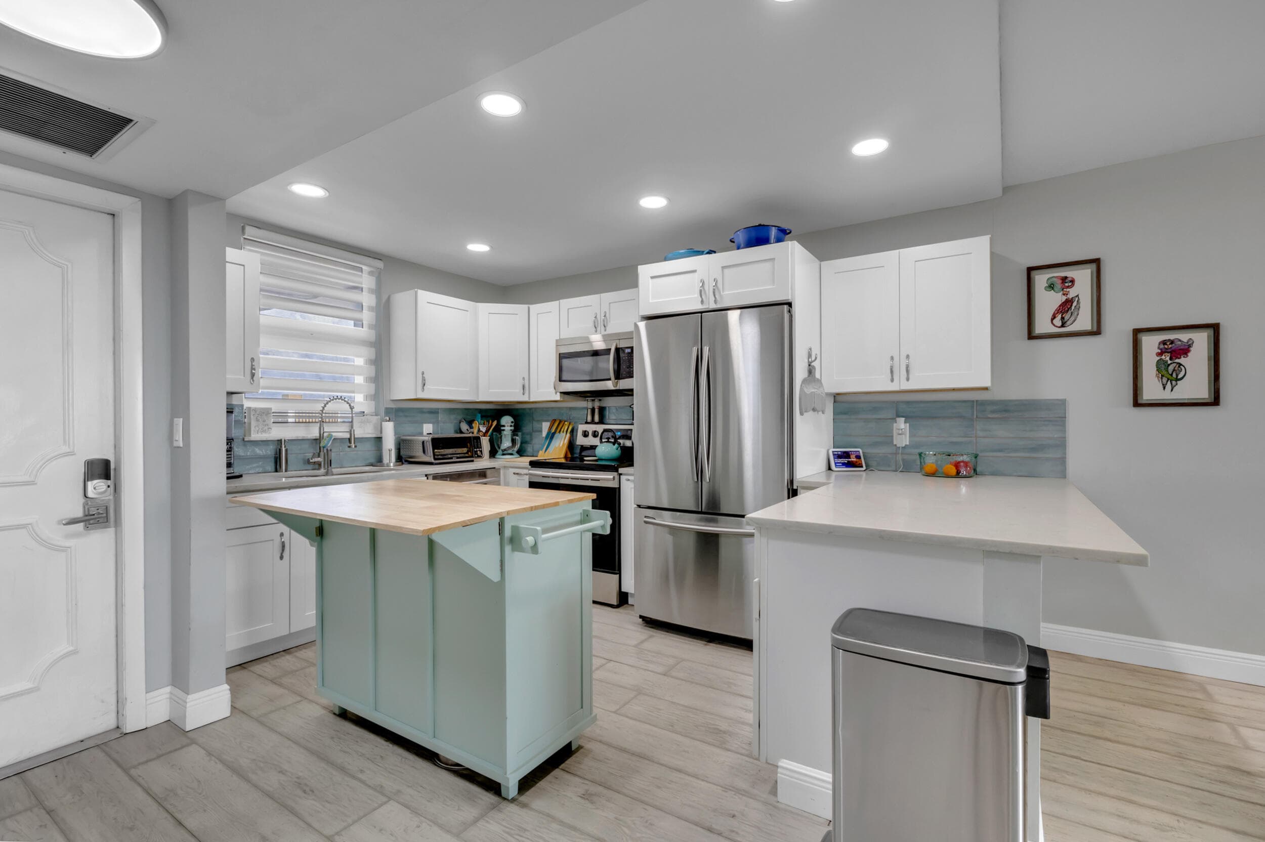 3100 NE 49th Street 503, Fort Lauderdale, FL 33308 — photo 2 of 33