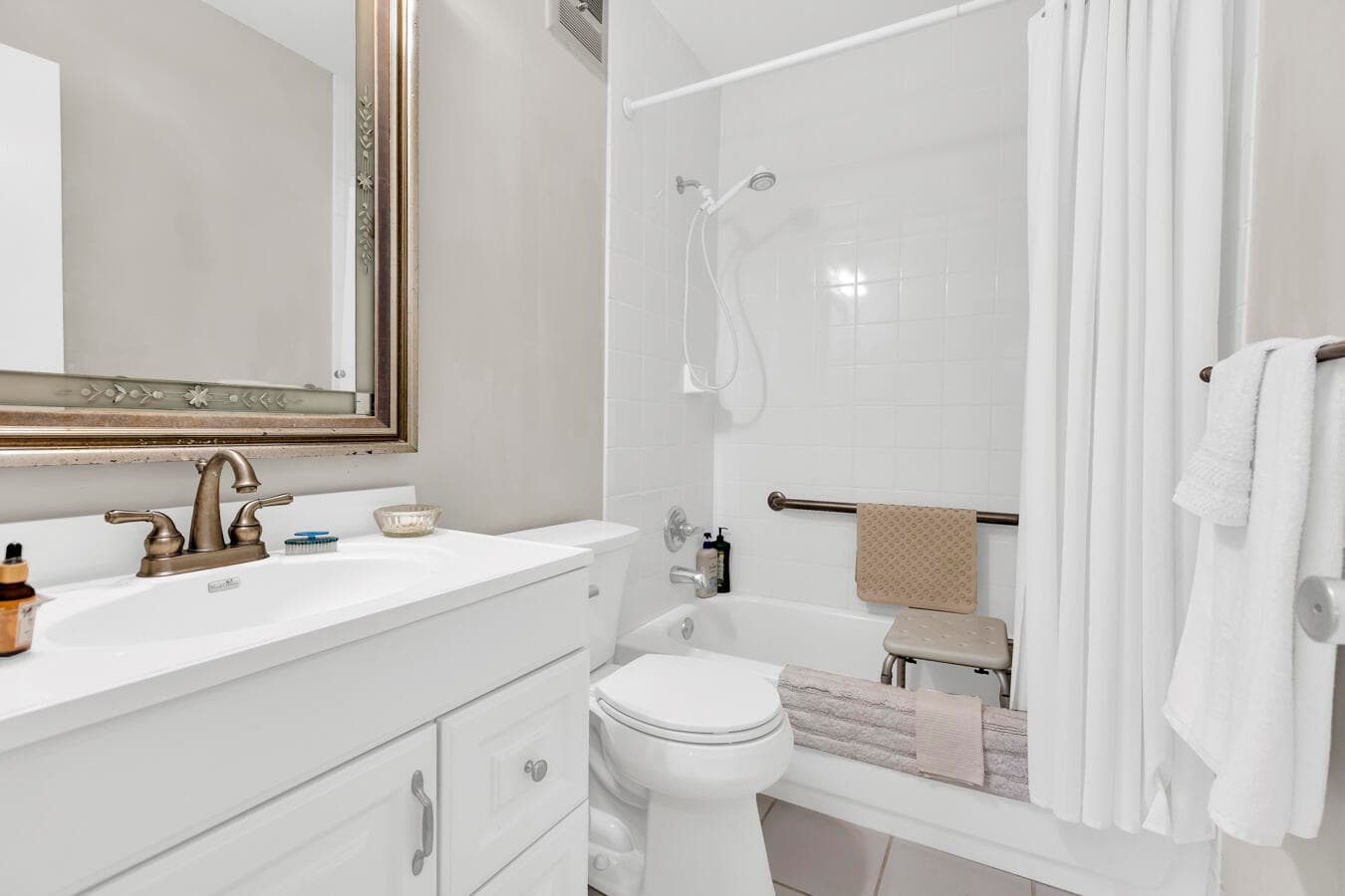 5300 Washington Street Apt D306, Hollywood, FL 33021 — photo 18 of 36