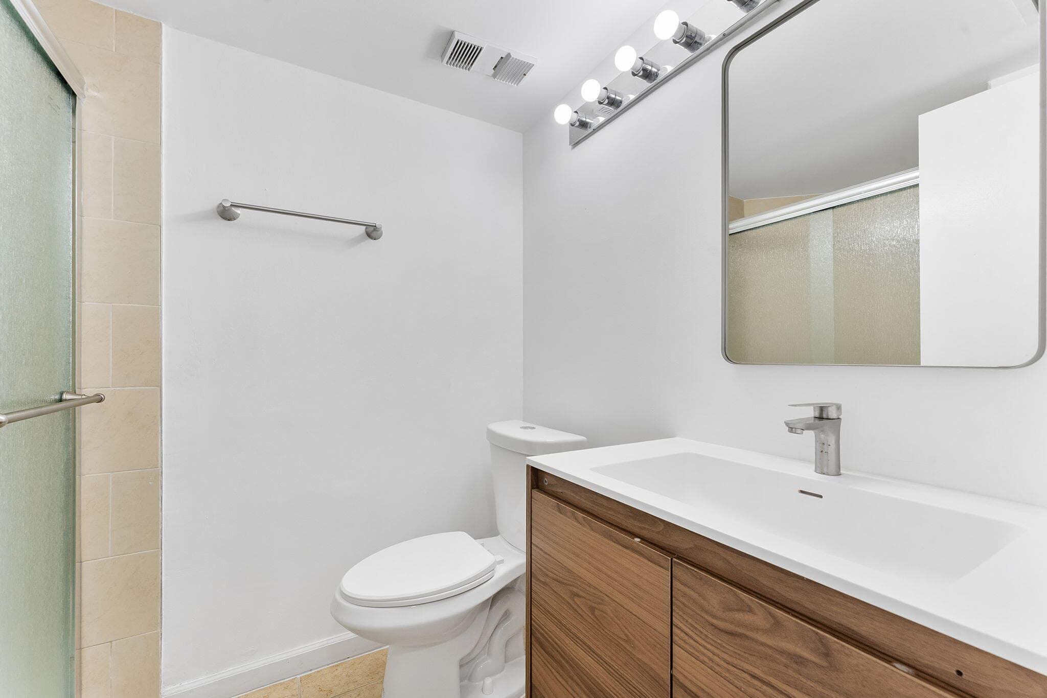 212 Lake Pointe Drive 302, Oakland Park, FL 33309 — photo 19 of 31