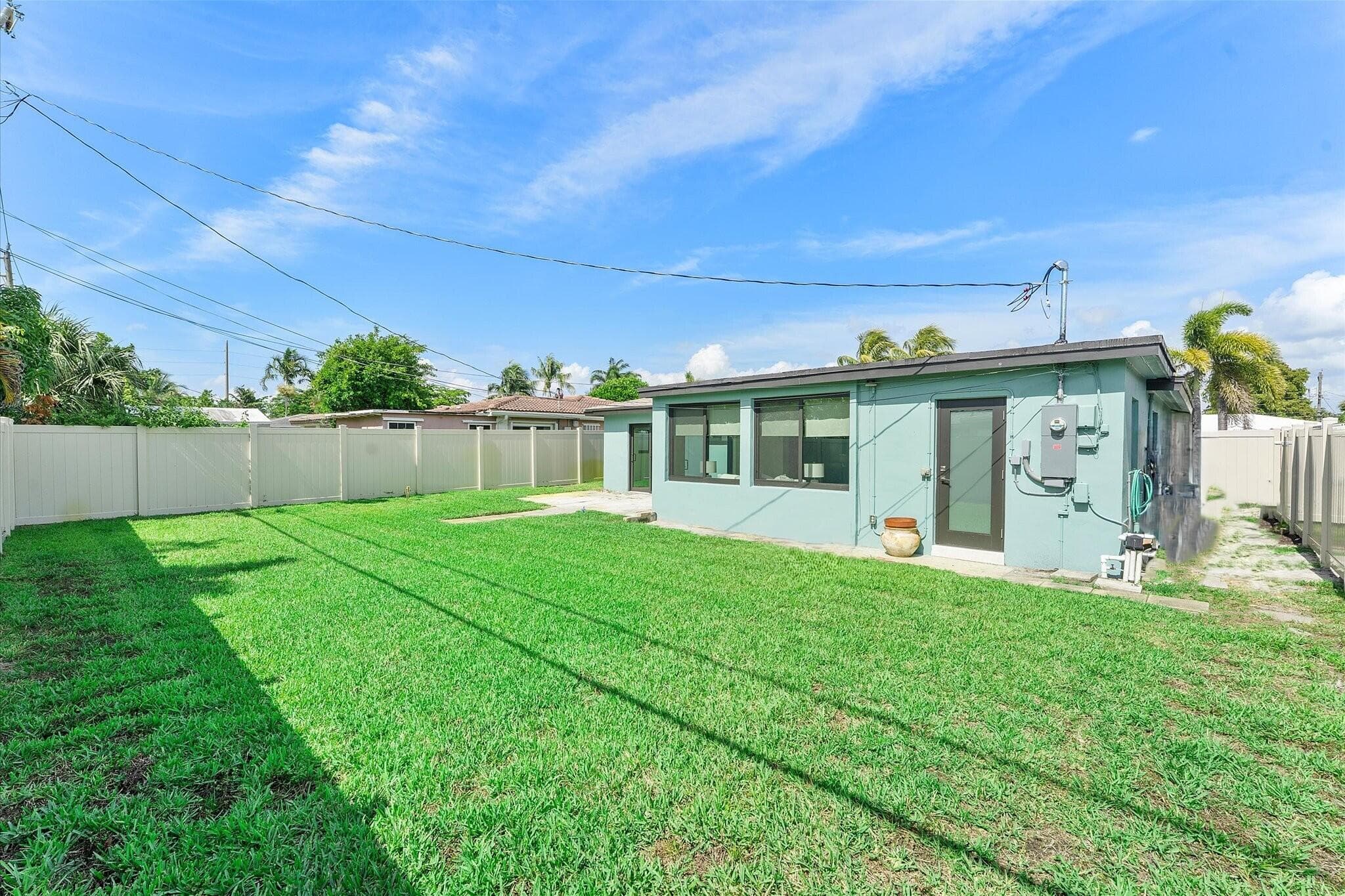 4550 NE 2nd Avenue, Oakland Park, FL 33334 — photo 33 of 39