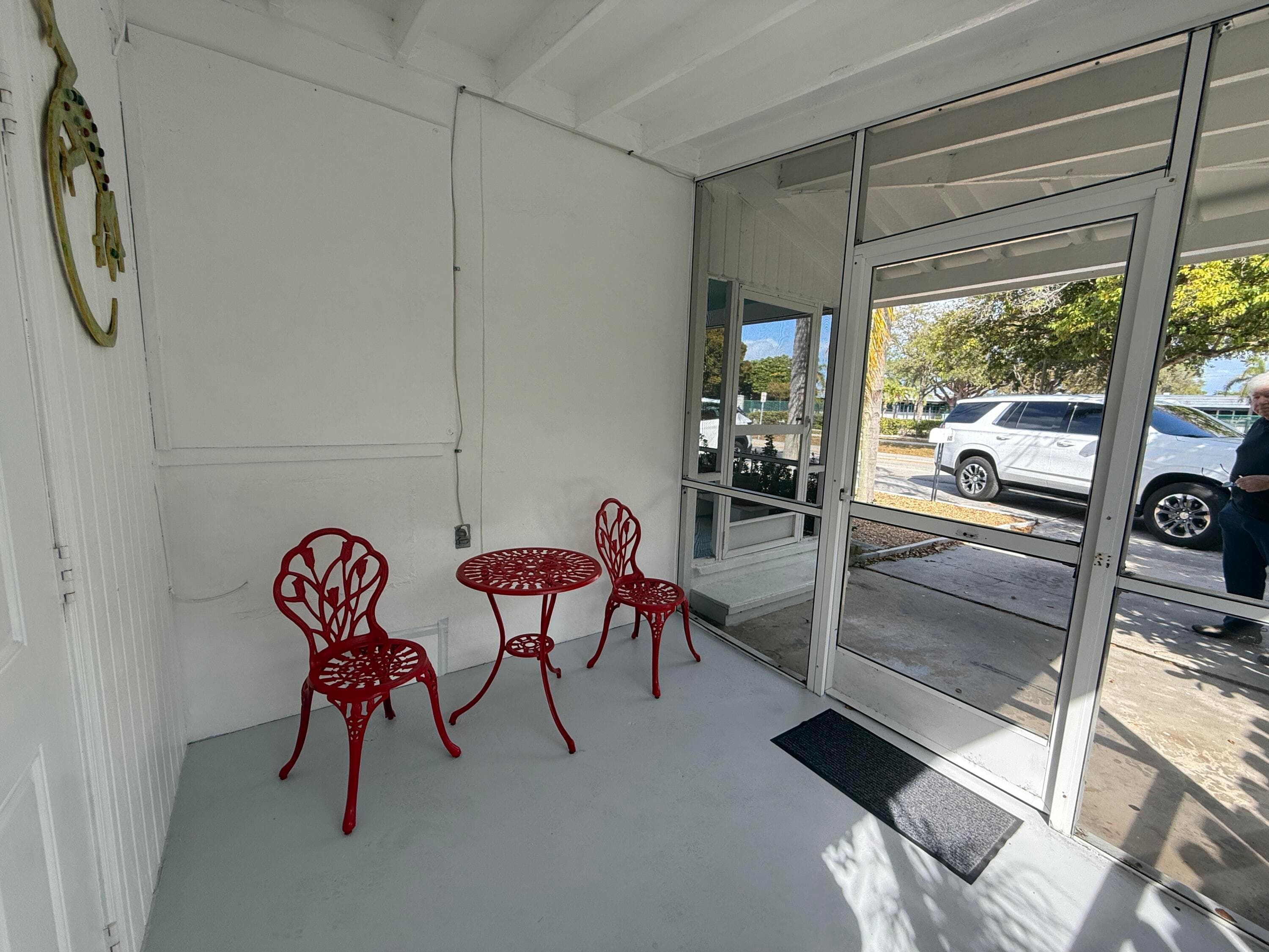 605 E Coast Avenue 2, Lantana, FL 33462 — photo 2 of 9