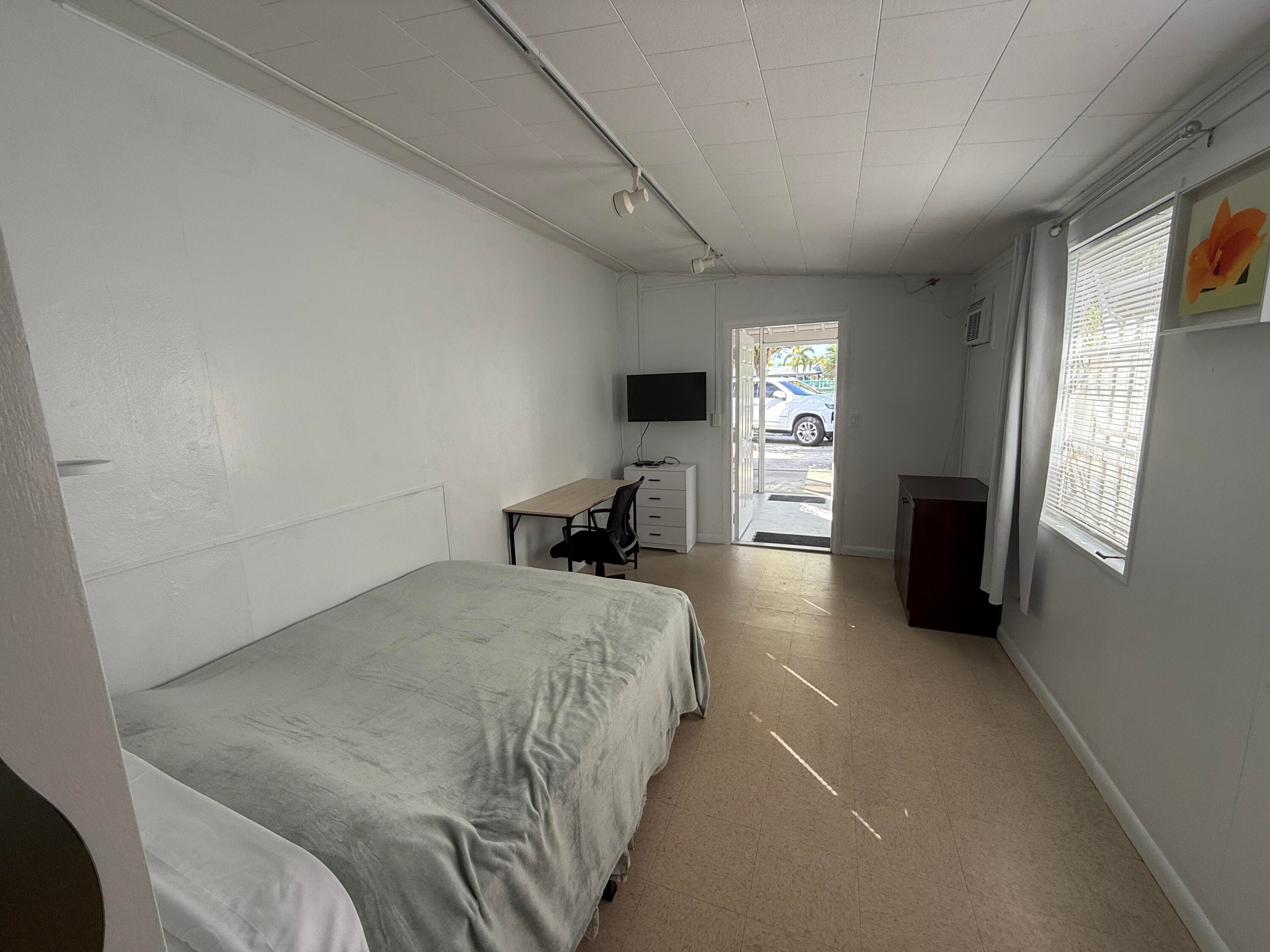 605 E Coast Avenue 2, Lantana, FL 33462 — photo 8 of 9