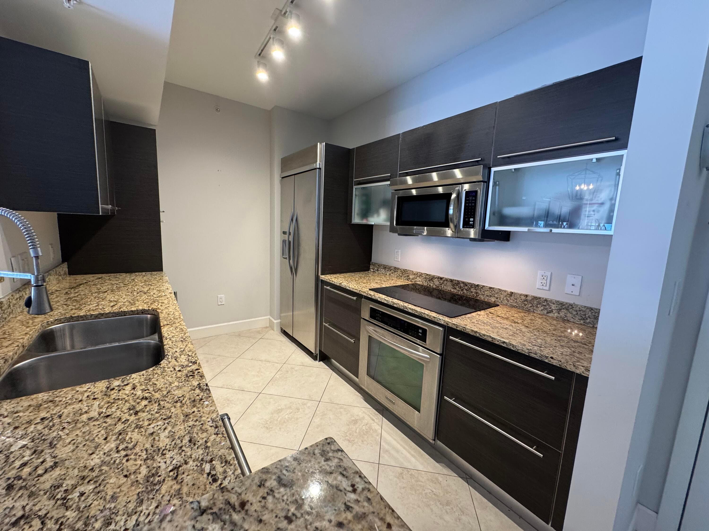 550 Okeechobee Boulevard 1609, West Palm Beach, FL 33401 — photo 7 of 38