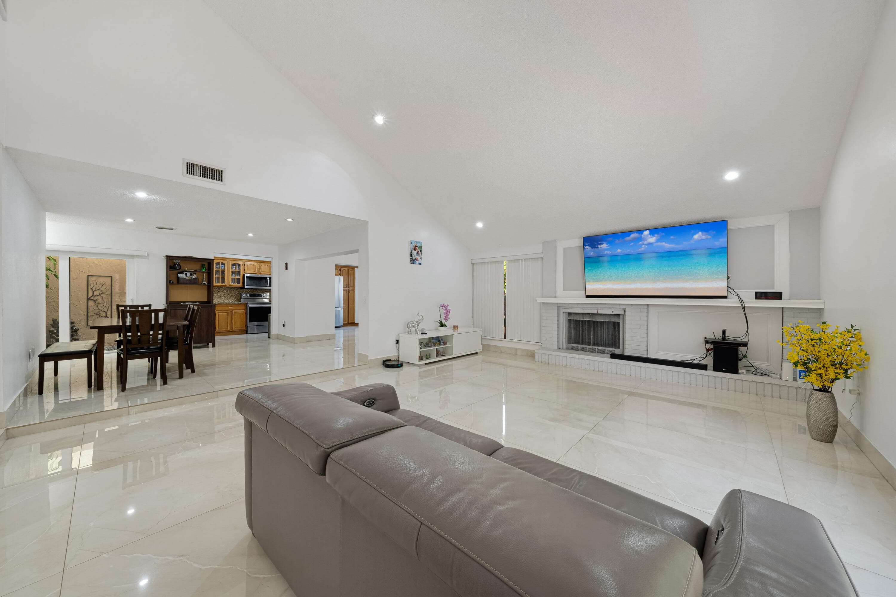8811 SW 150th Place Circle, Miami, FL 33196 — photo 4 of 31
