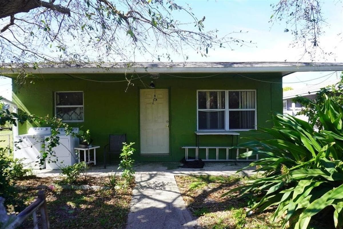 715 N 10th Street, Fort Pierce, FL 34950 — photo