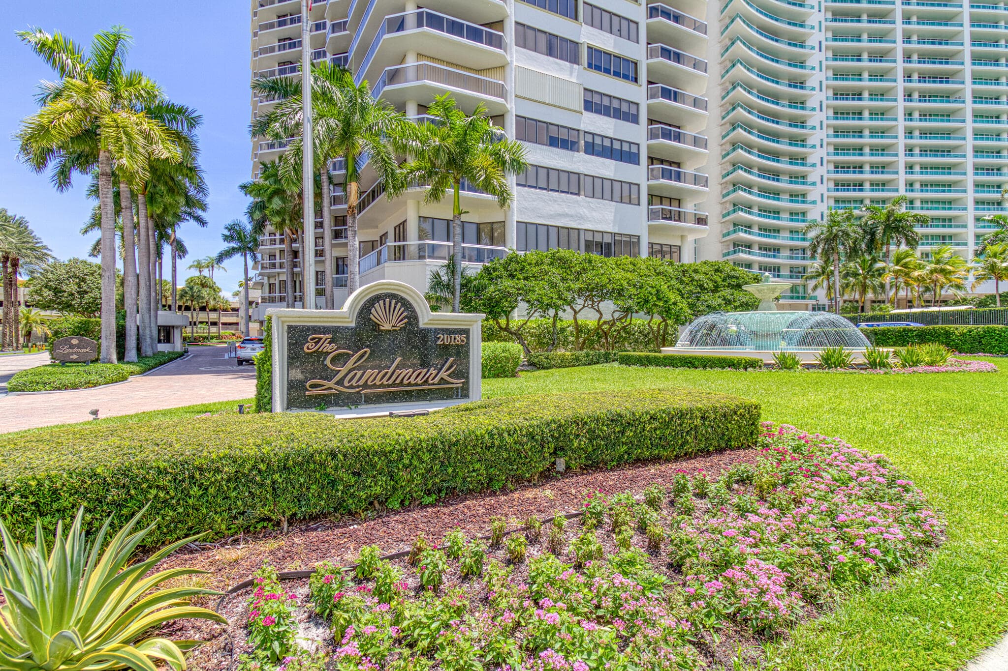 20185 E Country Club Drive 2006, Miami, FL 33180 — photo 2 of 58