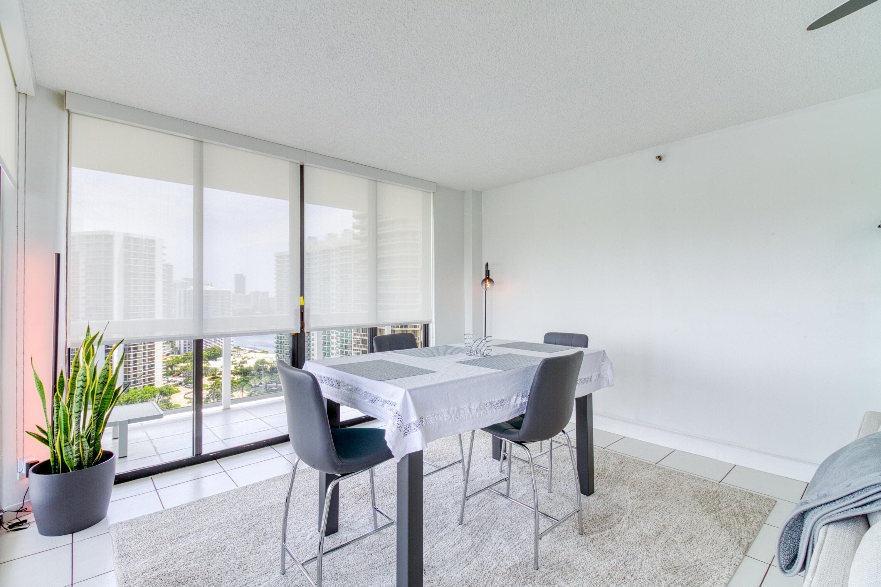 20185 E Country Club Drive 2006, Miami, FL 33180 — photo 14 of 58