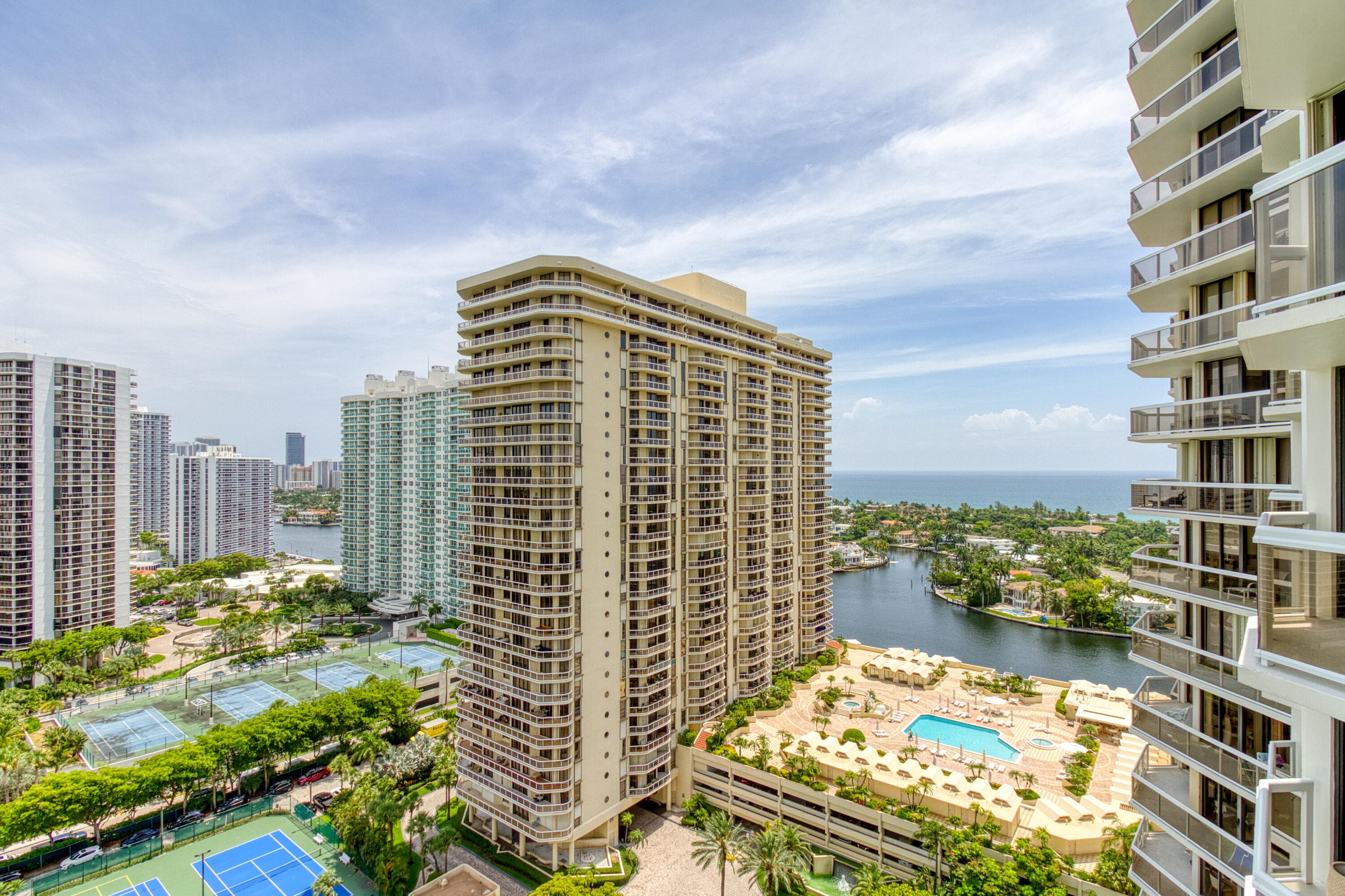 20185 E Country Club Drive 2006, Miami, FL 33180 — photo 36 of 58