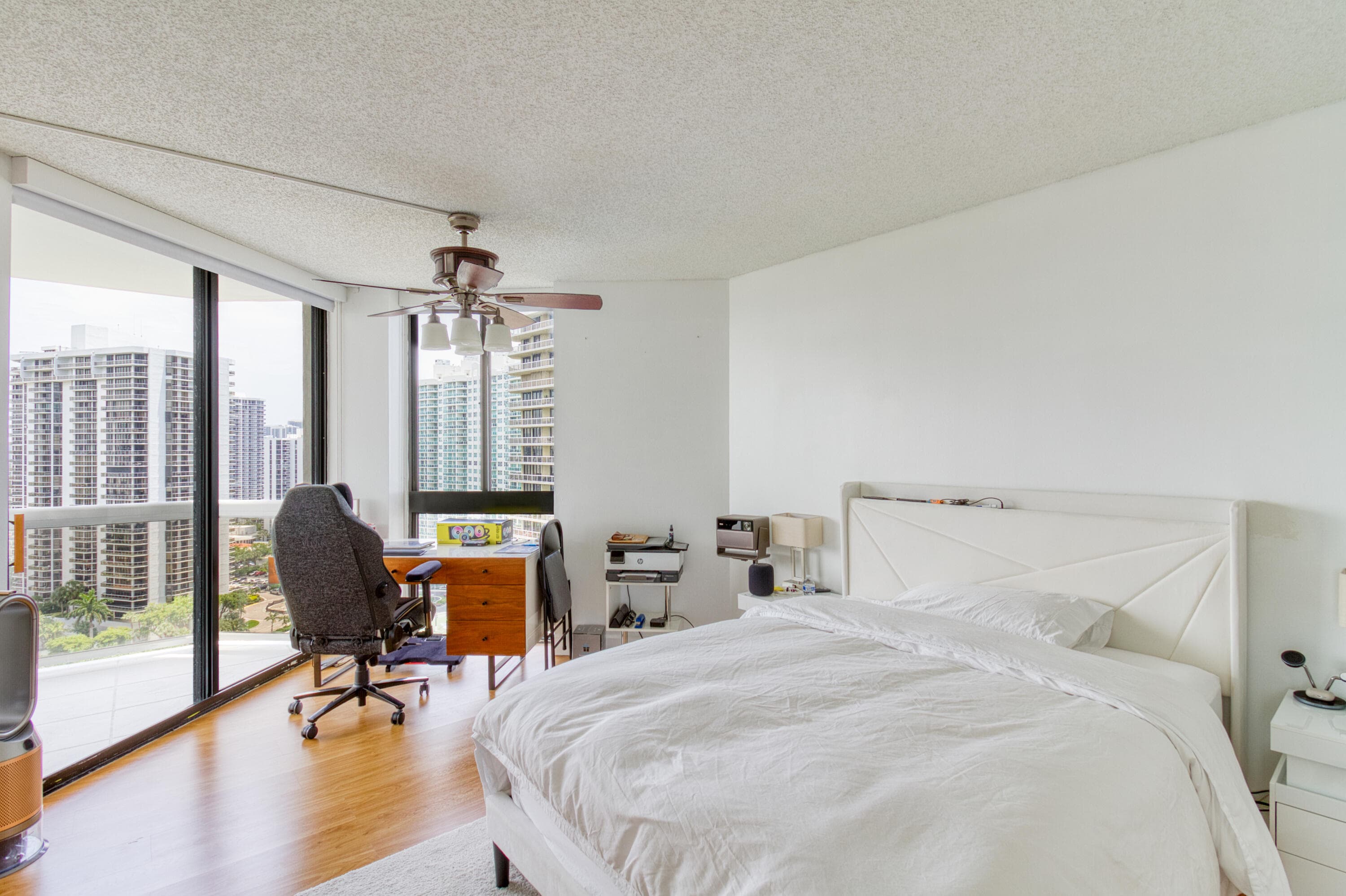 20185 E Country Club Drive 2006, Miami, FL 33180 — photo 44 of 58