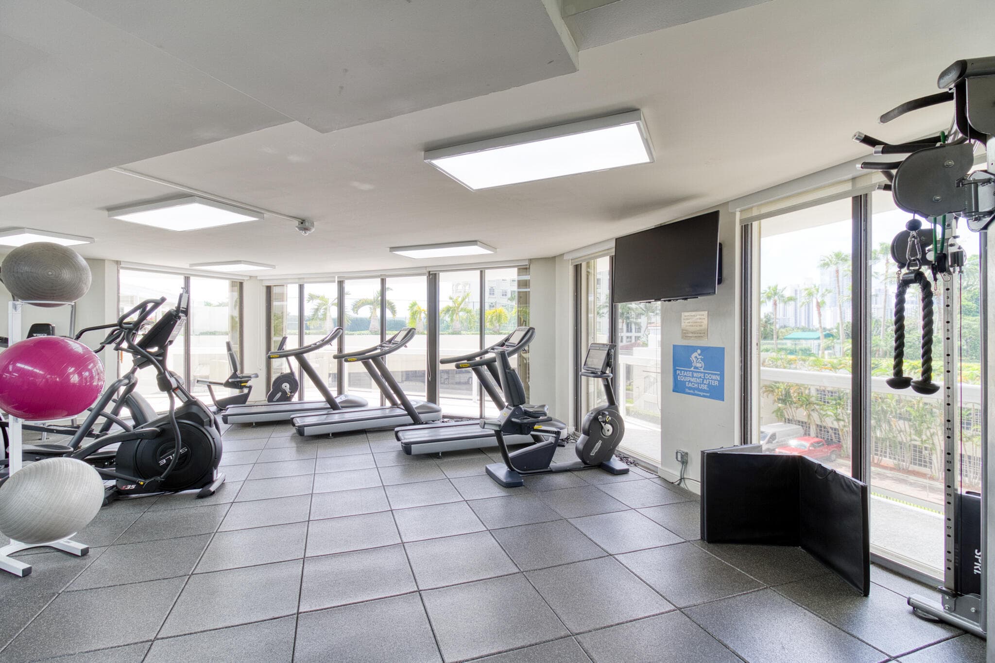 20185 E Country Club Drive 2006, Miami, FL 33180 — photo 49 of 58