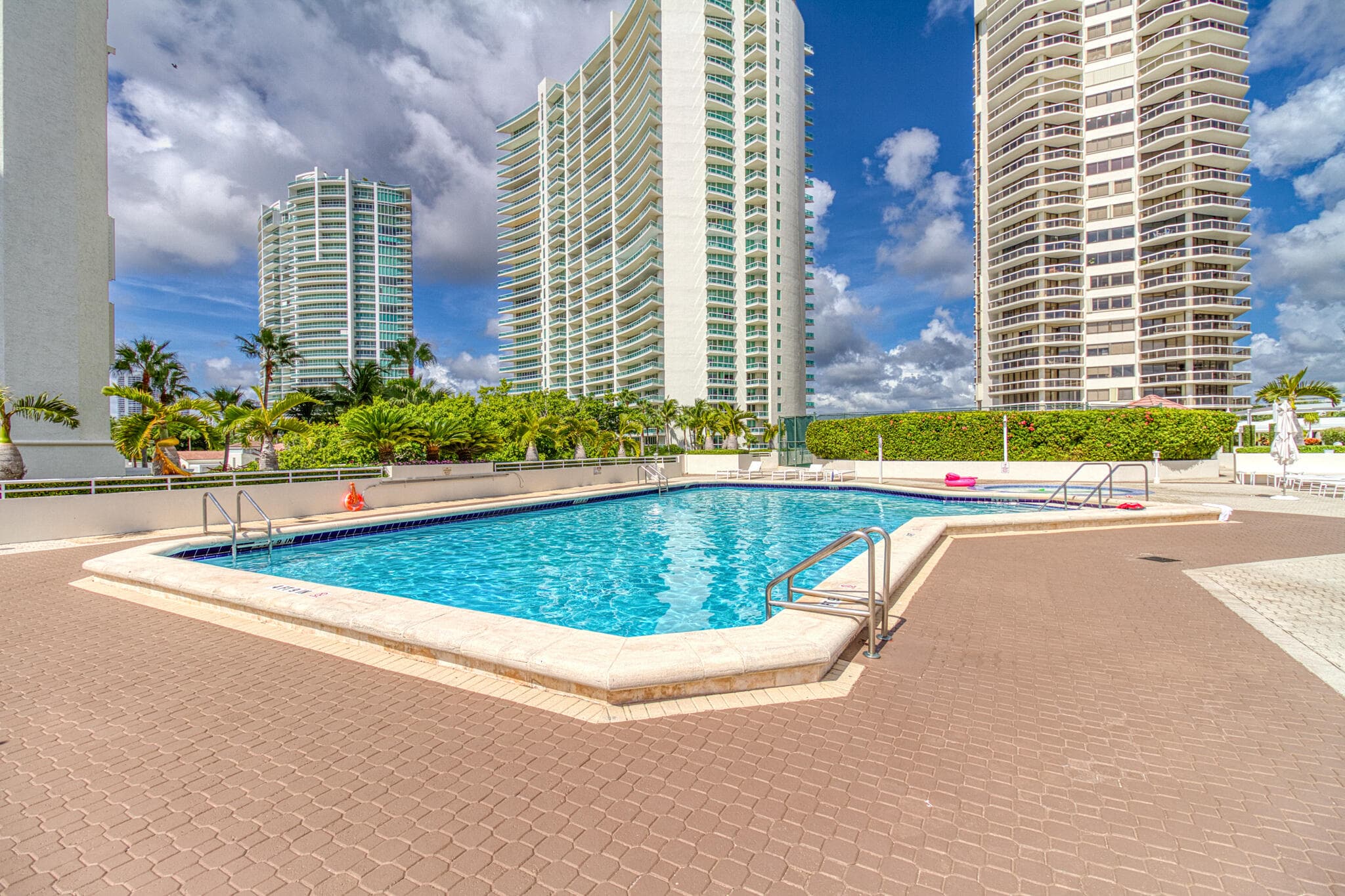 20185 E Country Club Drive 2006, Miami, FL 33180 — photo 54 of 58