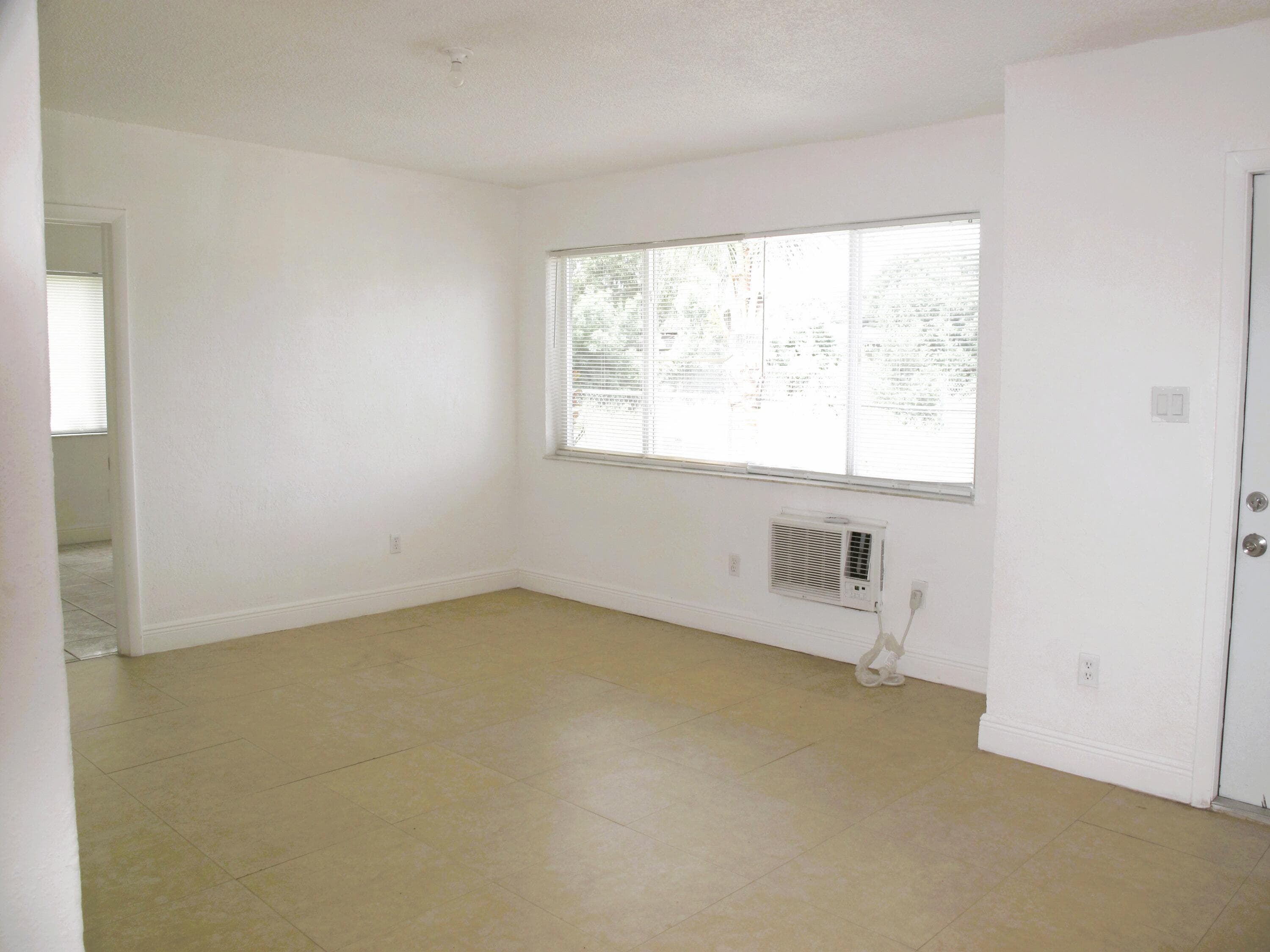 340 NW 6th Street 2, Pompano Beach, FL 33060 — photo 5 of 22
