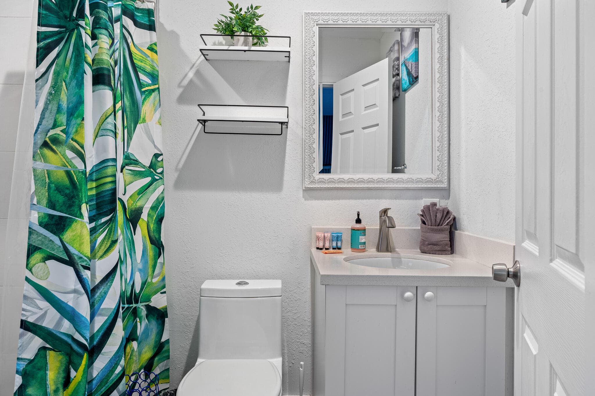3961 NE 10th Avenue, Oakland Park, FL 33334 — photo 12 of 48