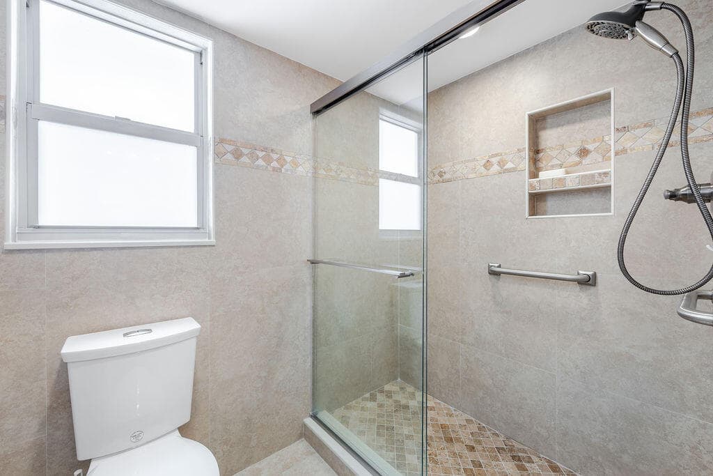 3661 Via Poinciana Road 206, Lake Worth, FL 33461 — photo 7 of 35
