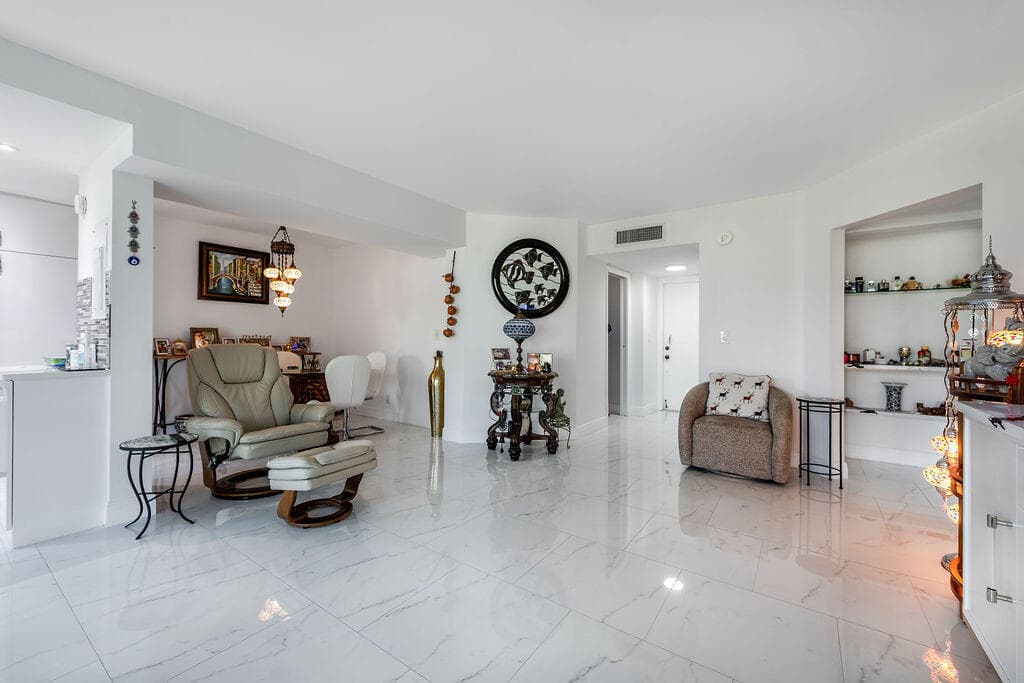3661 Via Poinciana Road 206, Lake Worth, FL 33461 — photo 4 of 35