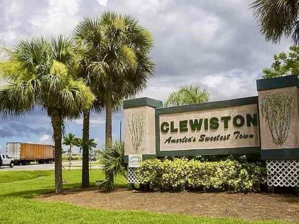 324 Pine Cone Avenue, Clewiston, FL 33440 — photo
