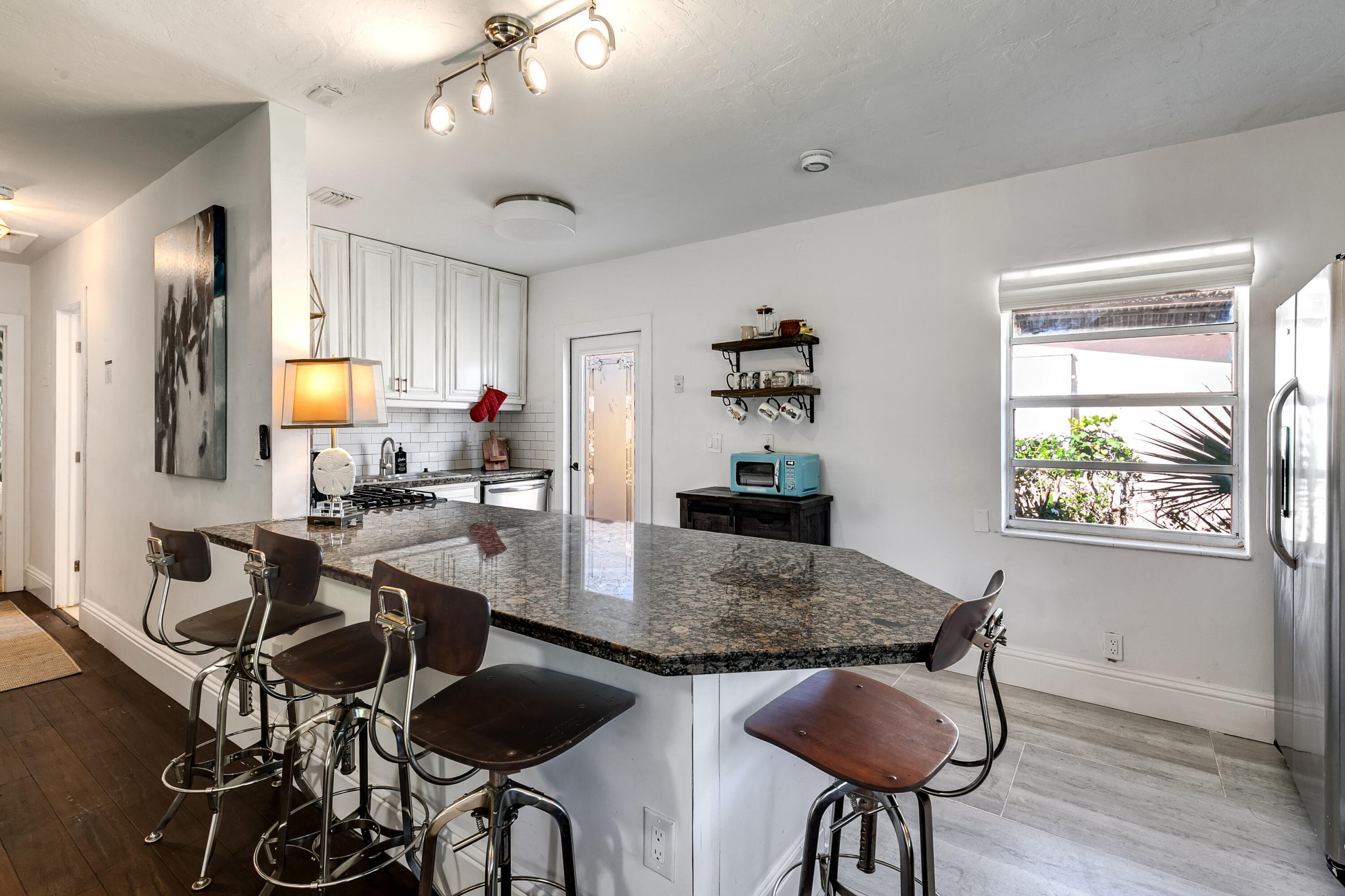 609 S Arnold Avenue, Lantana, FL 33462 — photo 6 of 23