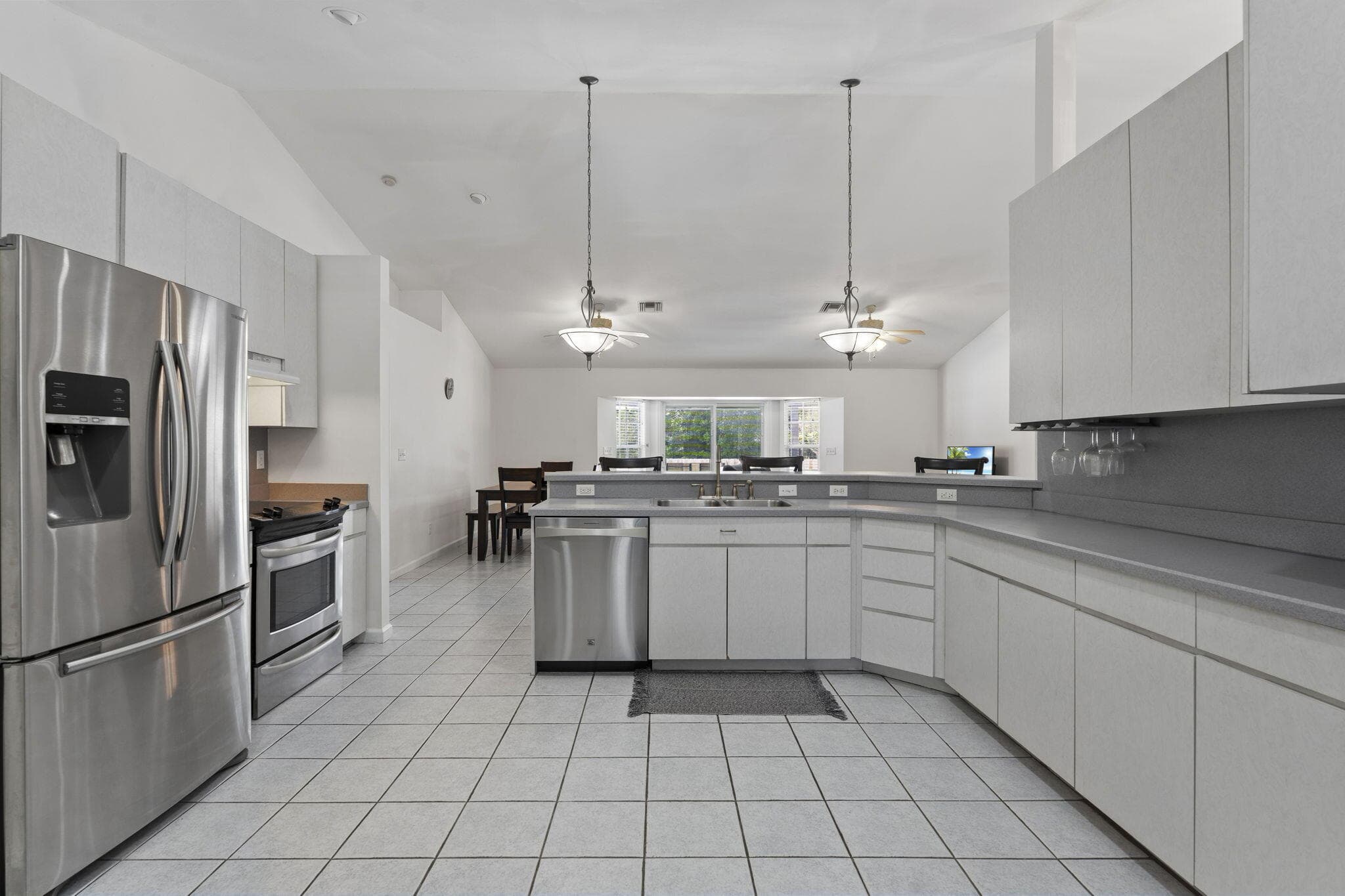 620 39th Court SW, Vero Beach, FL 32968 — photo 11 of 39