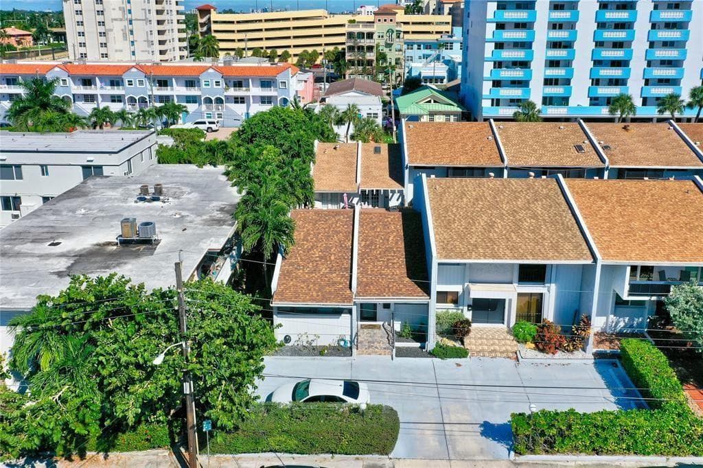 321 Jackson Street 5, Hollywood, FL 33019 — photo 5 of 36