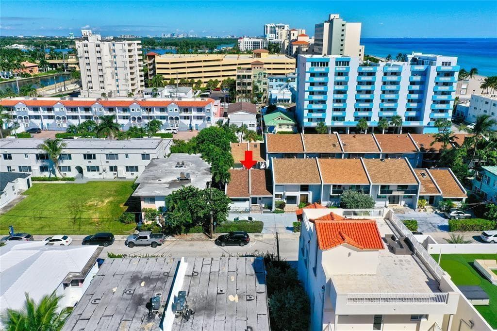 321 Jackson Street 5, Hollywood, FL 33019 — photo 6 of 36