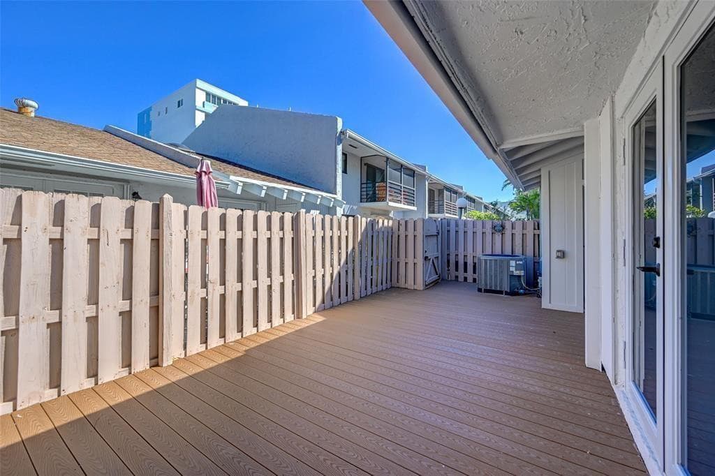 321 Jackson Street 5, Hollywood, FL 33019 — photo 31 of 36