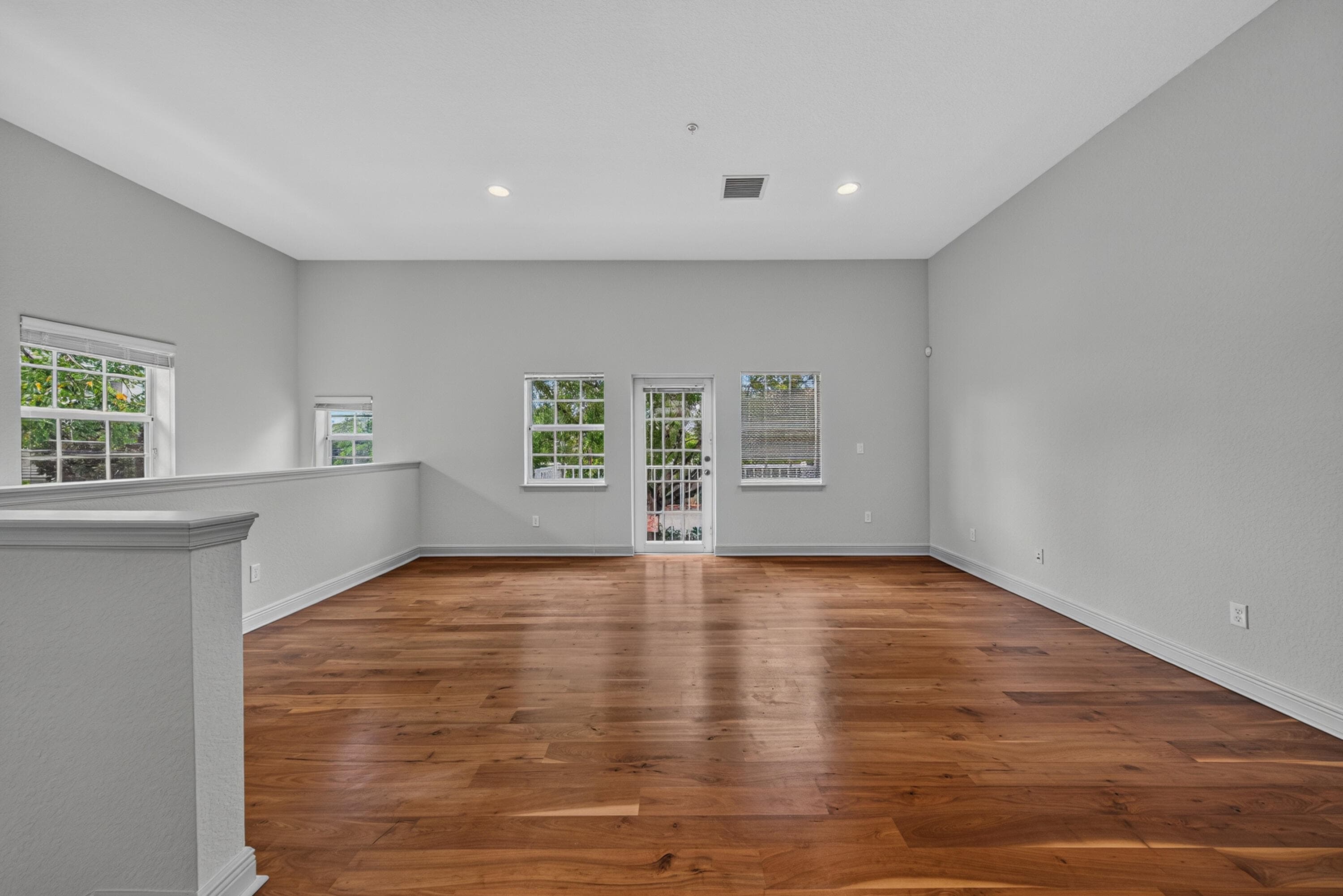 2700 NE 8th Avenue, Wilton Manors, FL 33334 — photo 5 of 64