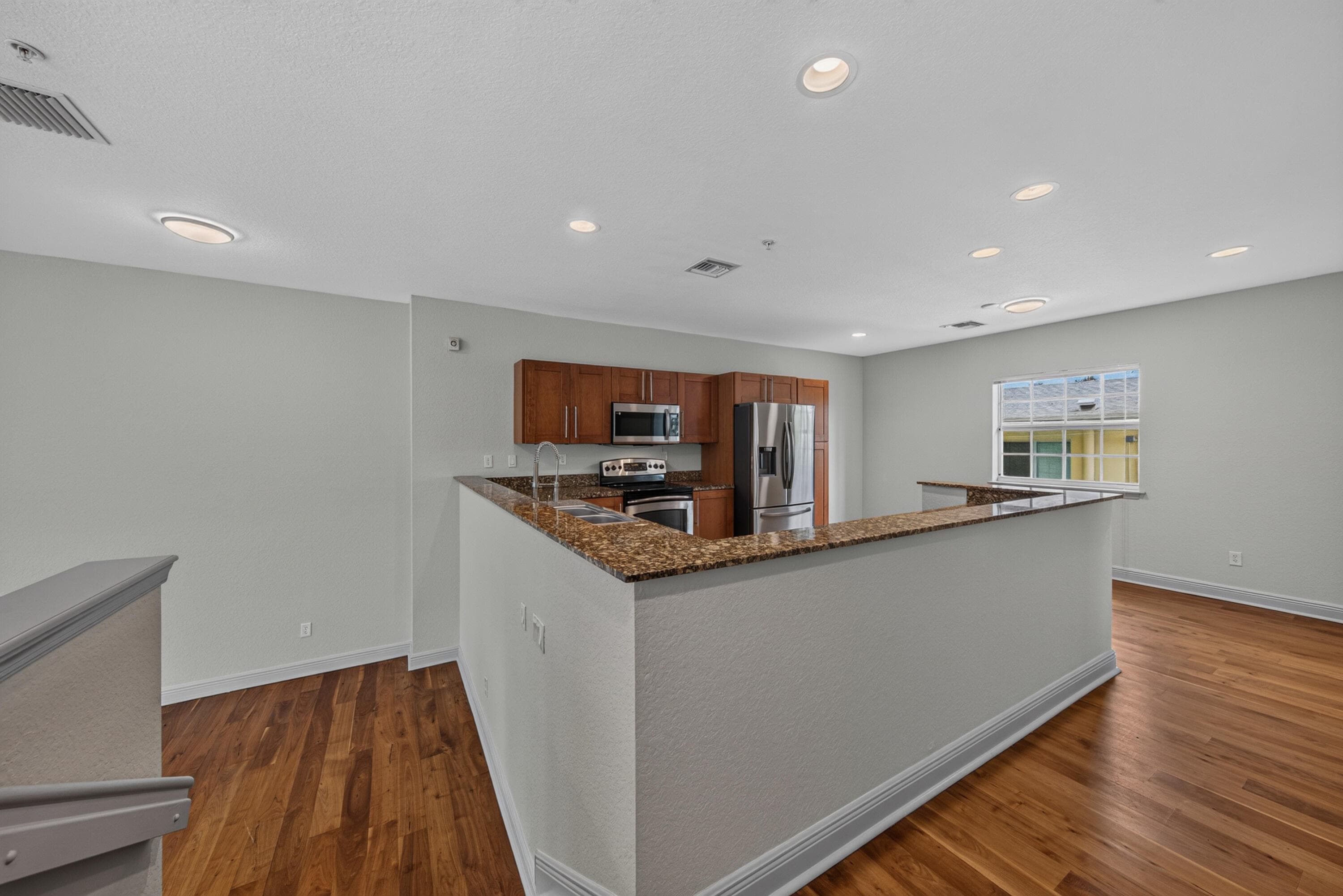 2700 NE 8th Avenue, Wilton Manors, FL 33334 — photo 43 of 64