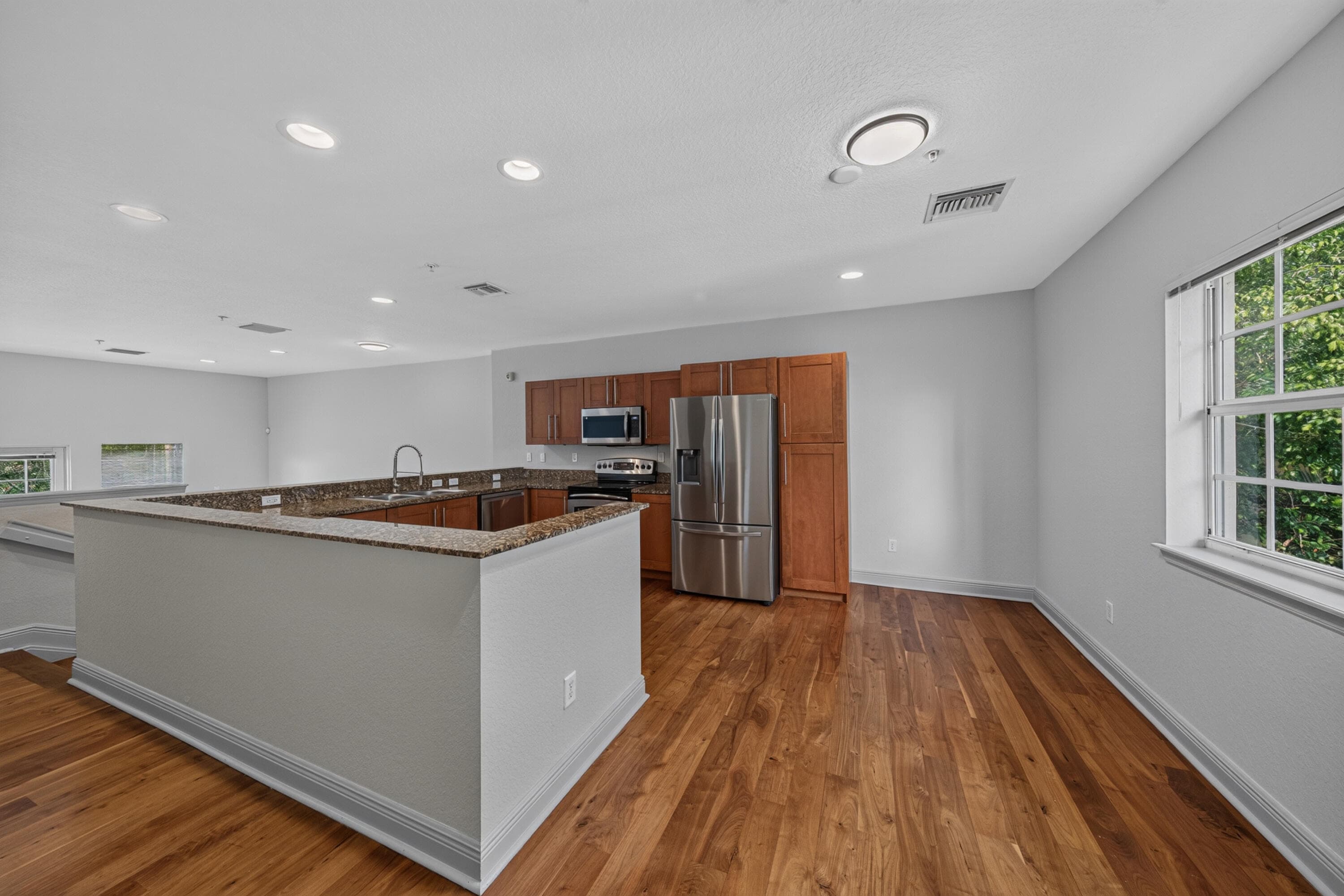 2700 NE 8th Avenue, Wilton Manors, FL 33334 — photo 9 of 64