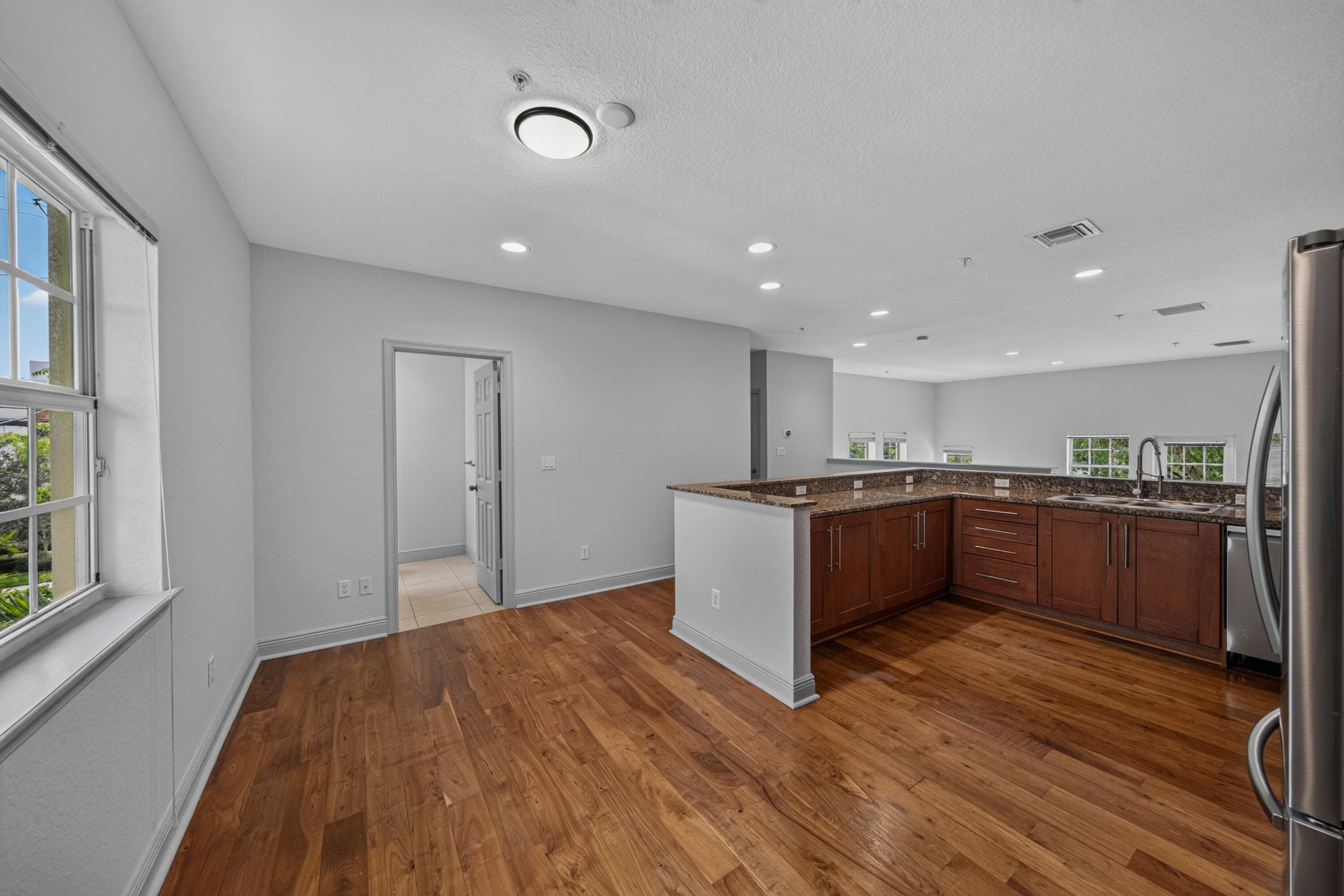 2700 NE 8th Avenue, Wilton Manors, FL 33334 — photo 46 of 64