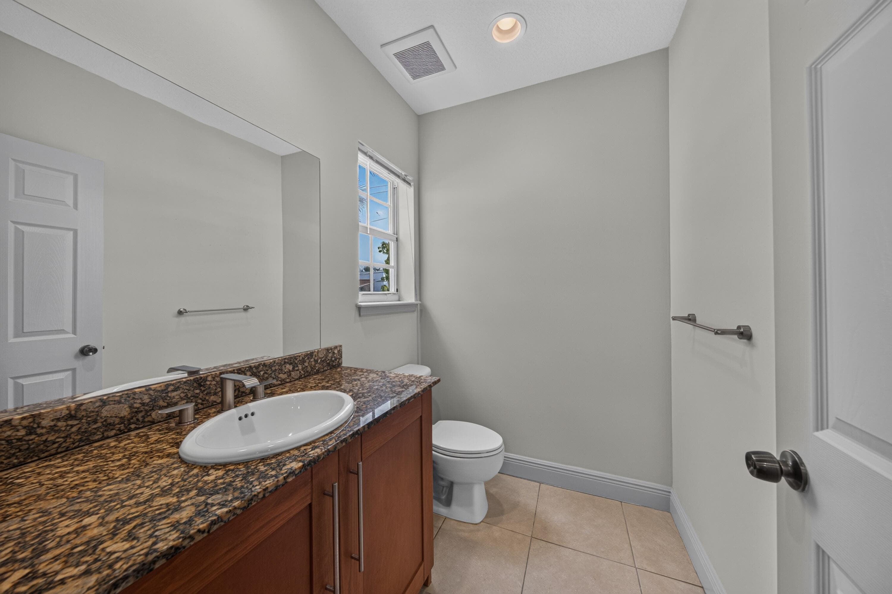 2700 NE 8th Avenue, Wilton Manors, FL 33334 — photo 11 of 64