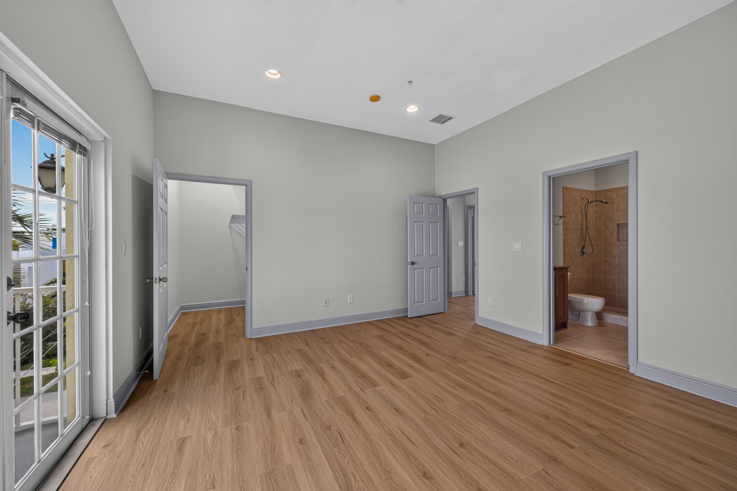 2700 NE 8th Avenue, Wilton Manors, FL 33334 — photo 18 of 64