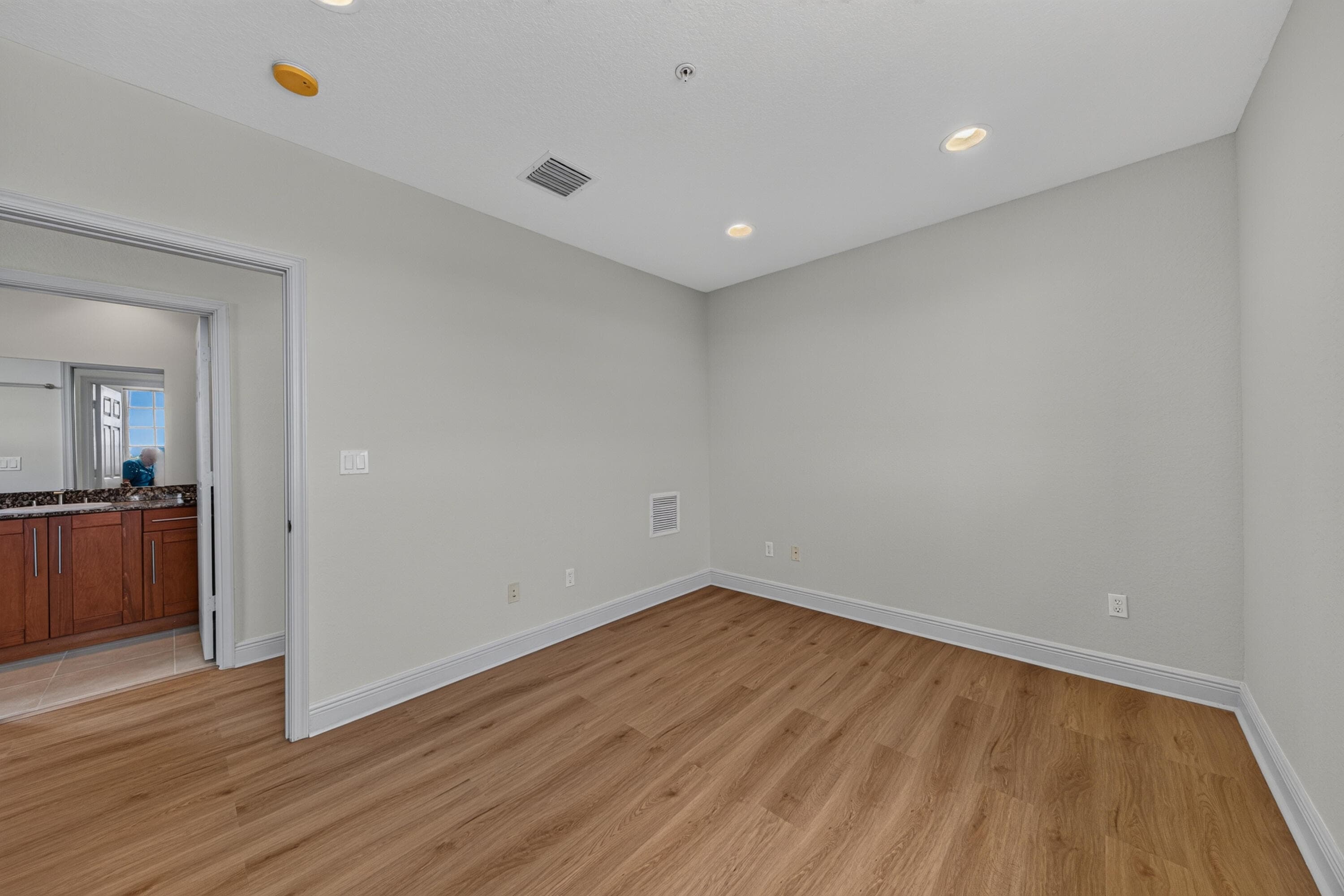 2700 NE 8th Avenue, Wilton Manors, FL 33334 — photo 58 of 64