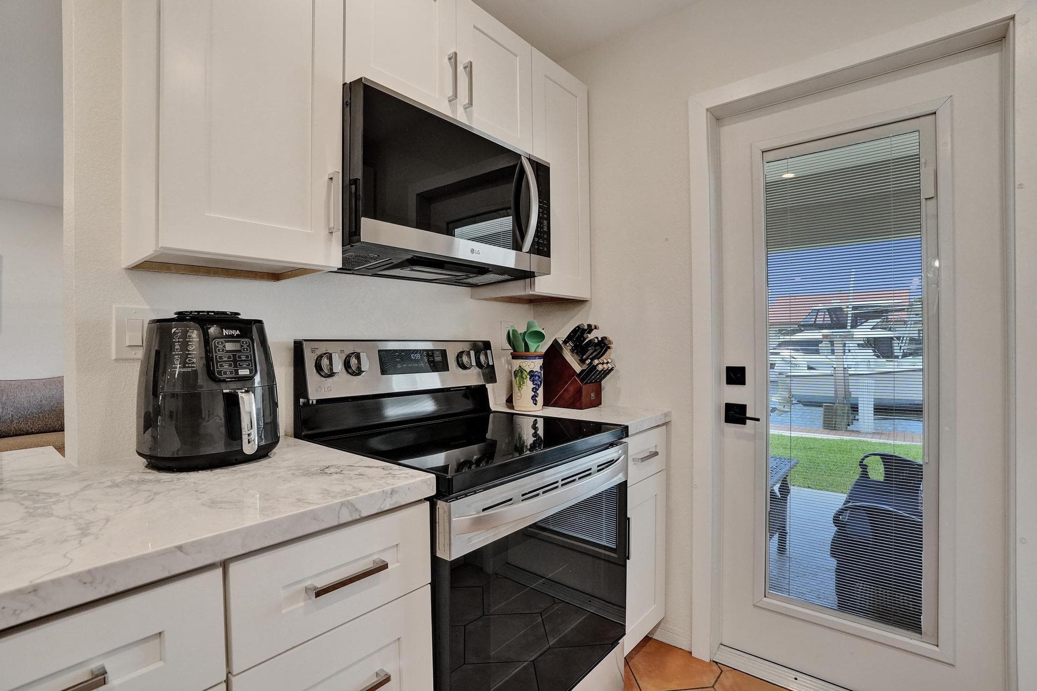 2866 NE 30th Street 4, Fort Lauderdale, FL 33306 — photo 15 of 52