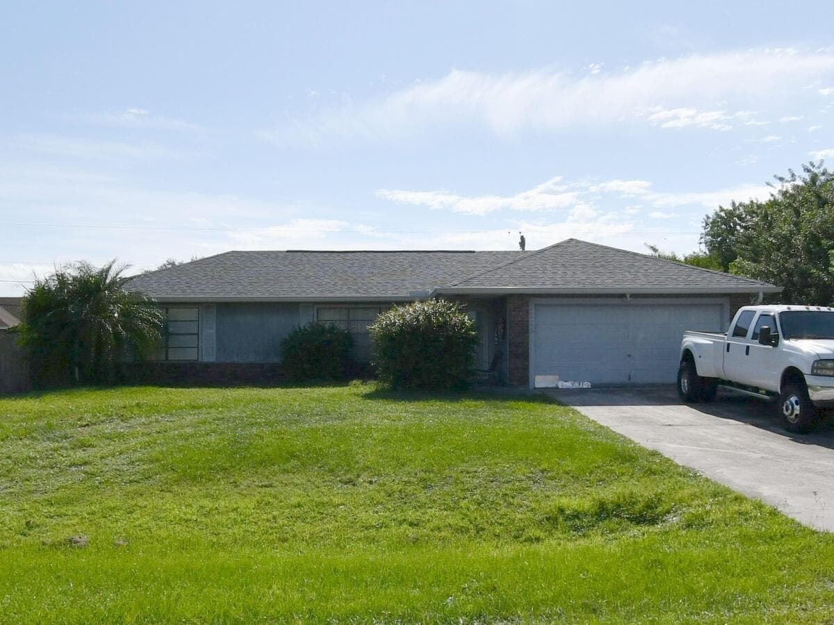 1126 SW Del Rio Boulevard, FL 34953 — photo