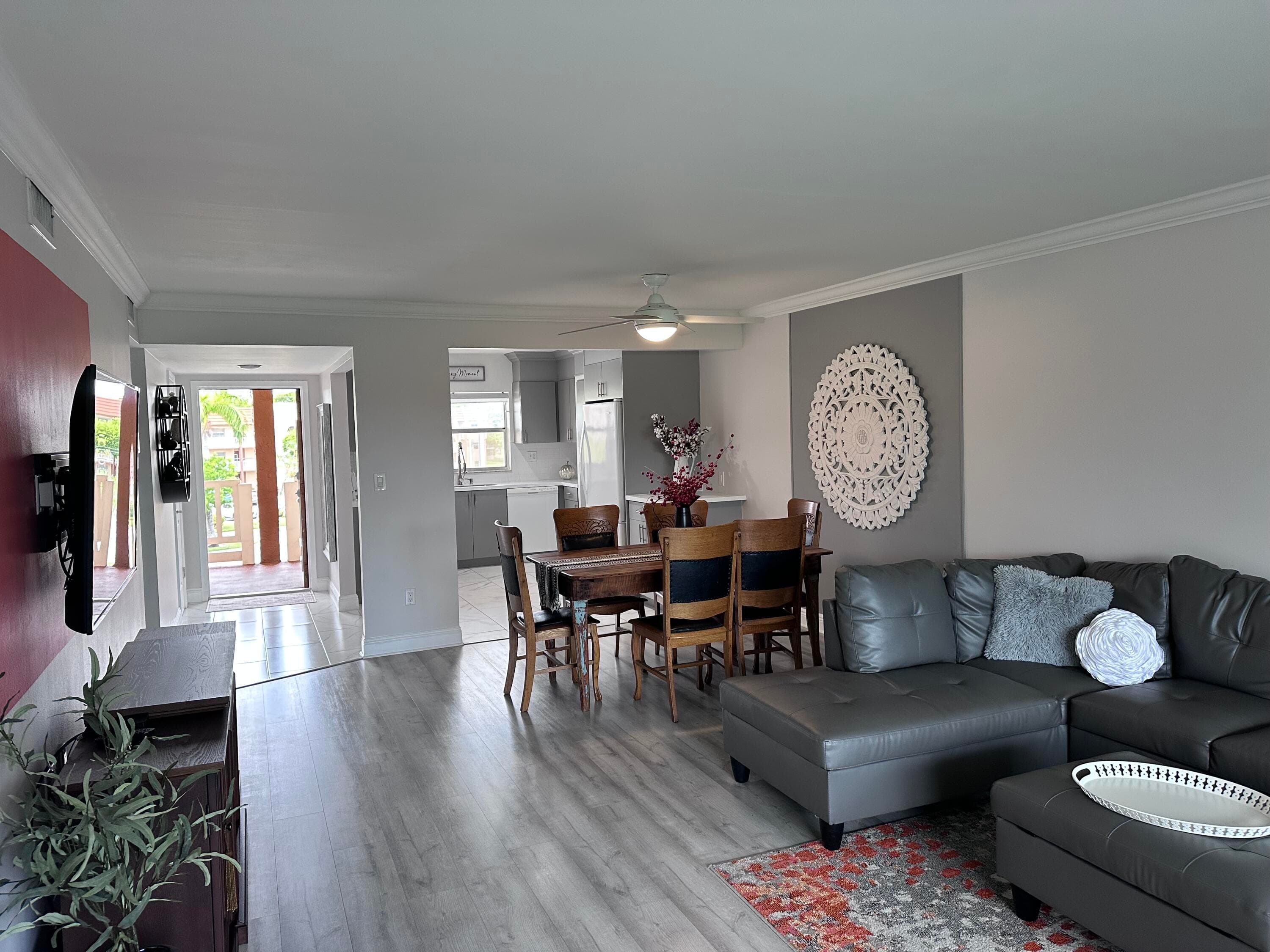 9300 Sunrise Lakes Boulevard 309, Sunrise, FL 33322 — photo 5 of 49
