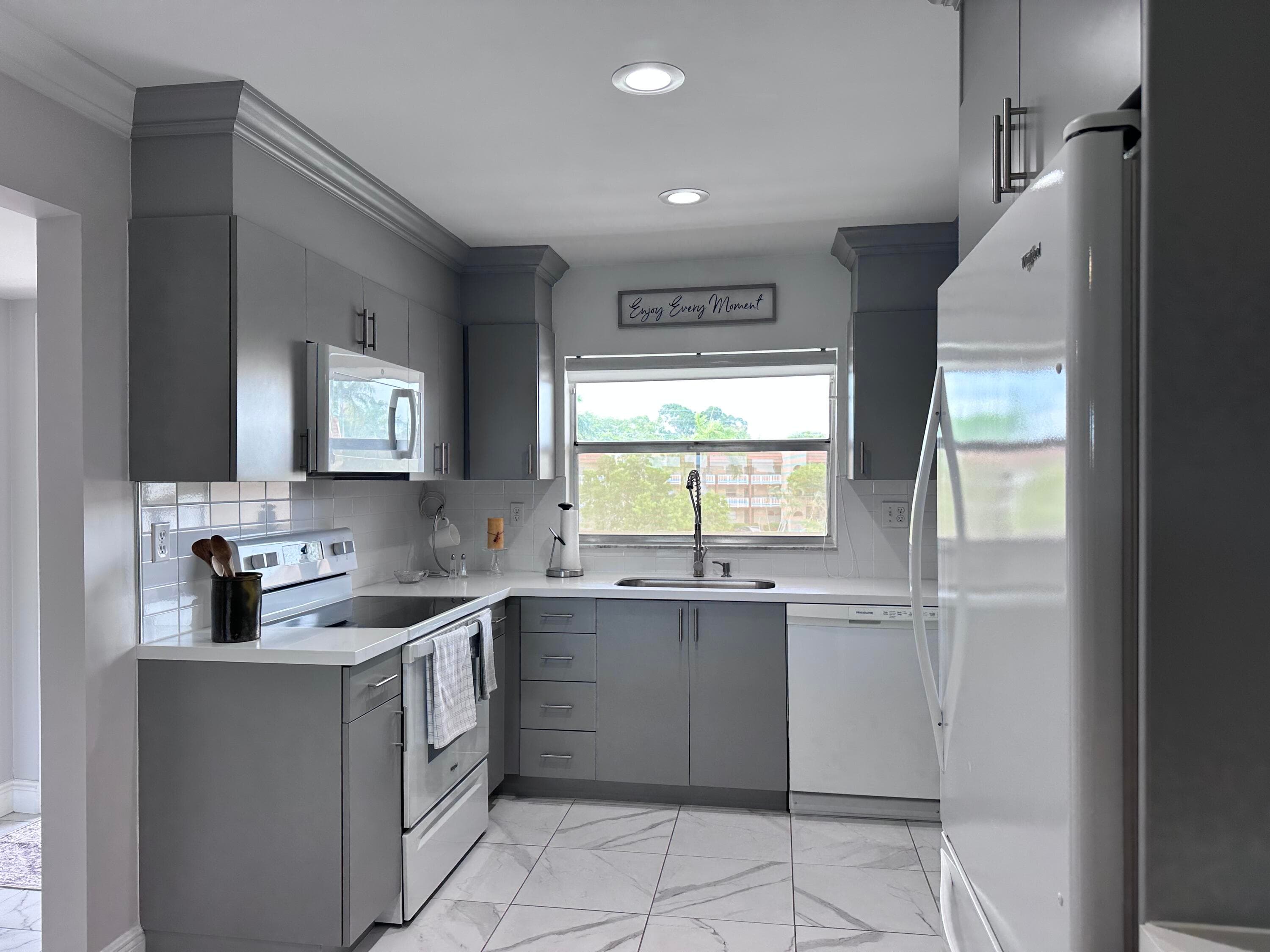 9300 Sunrise Lakes Boulevard 309, Sunrise, FL 33322 — photo