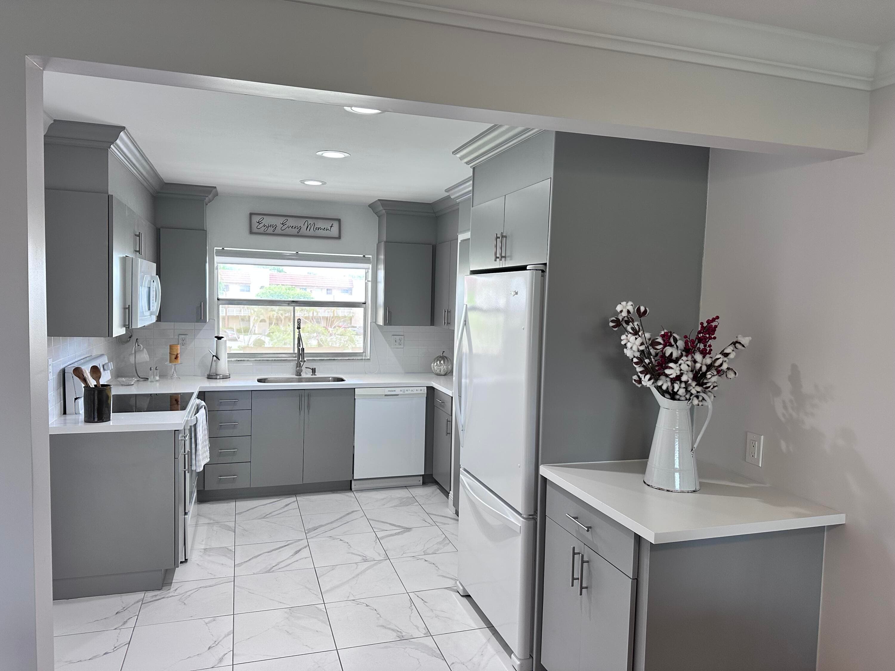 9300 Sunrise Lakes Boulevard 309, Sunrise, FL 33322 — photo 10 of 49