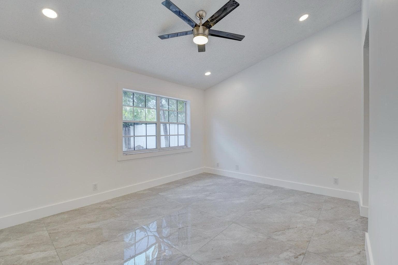 10791 SW 10th Place, Davie, FL 33324 — photo 3 of 9
