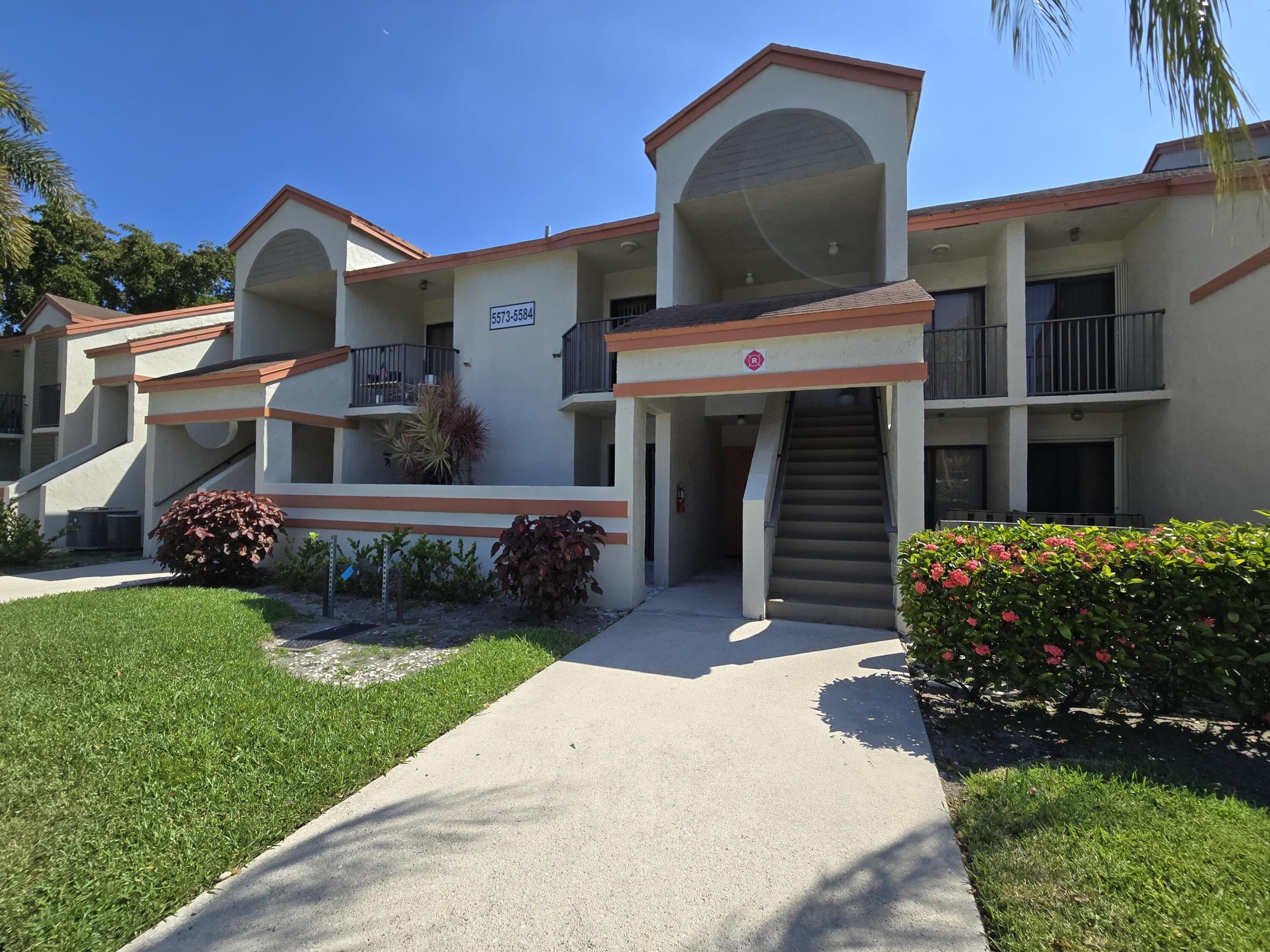 5577 Courtyard Drive, Margate, FL 33063 — photo