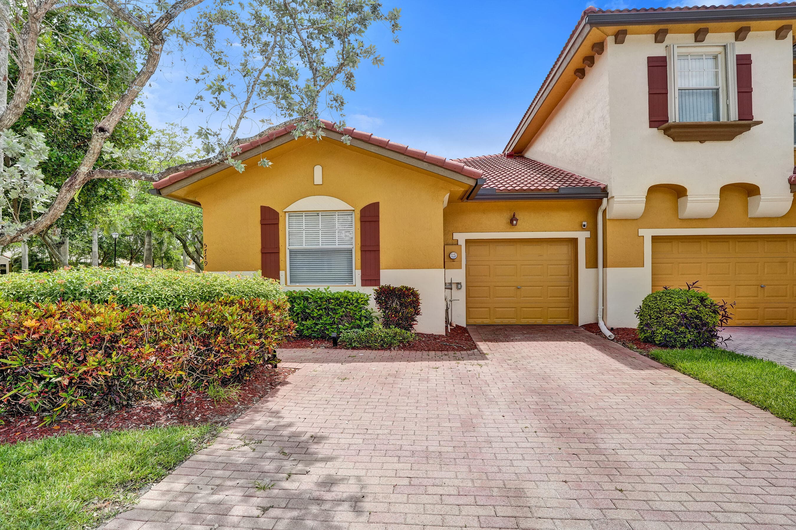 5779 NW 120th Avenue, Coral Springs, FL 33076 — photo 2 of 42
