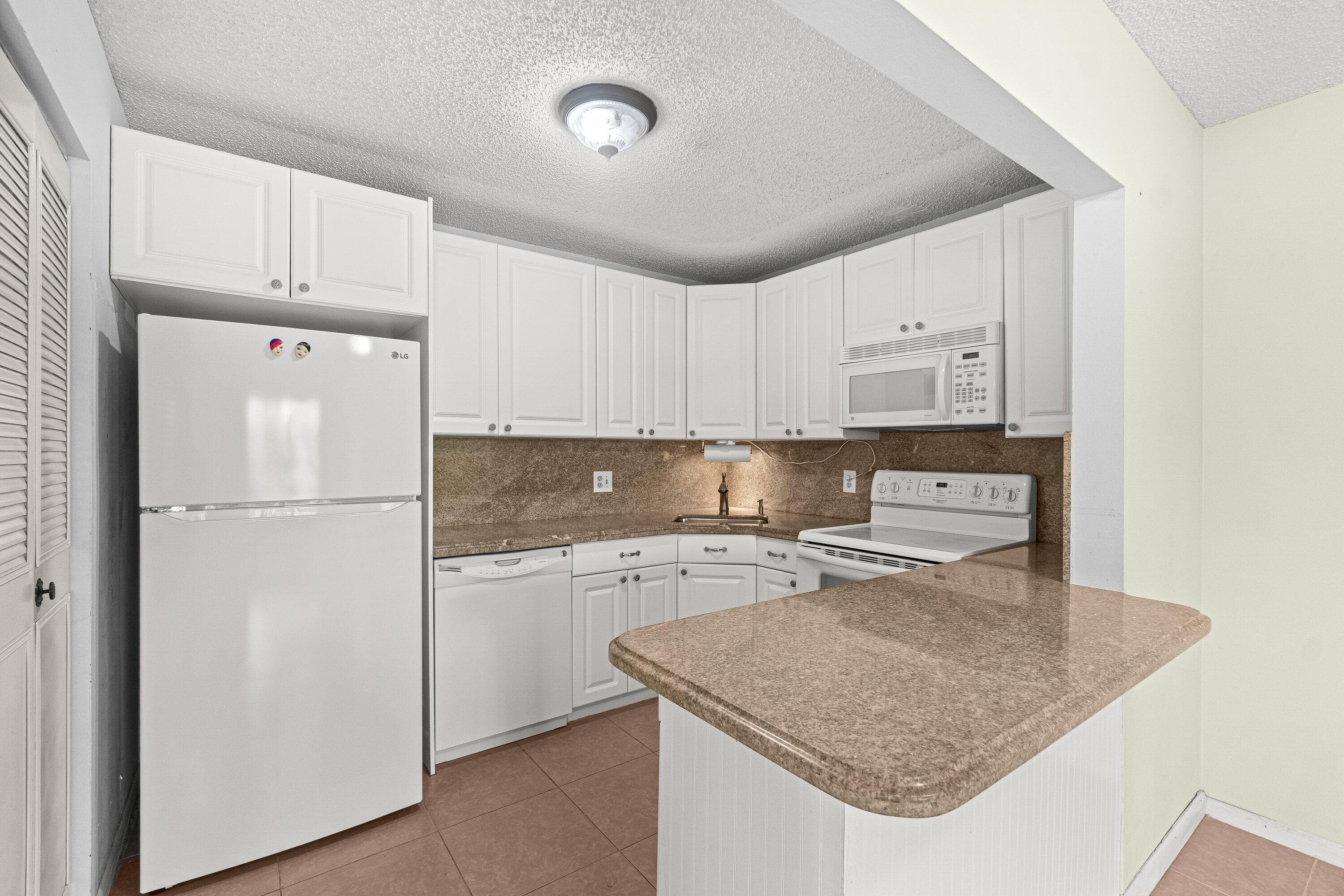223 Pine Hov Circle A-2, Greenacres, FL 33463 — photo 10 of 38