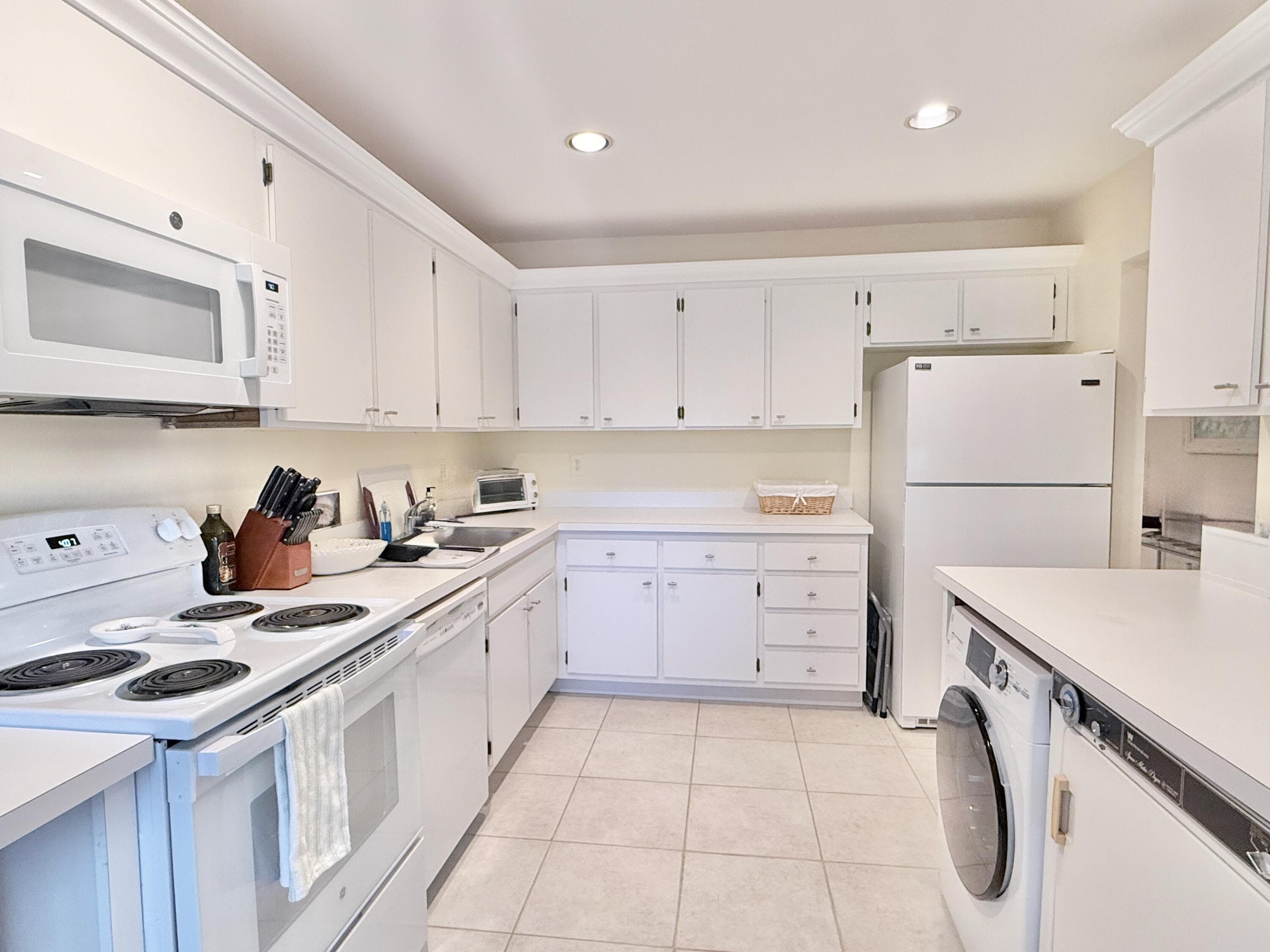 19 Westgate Lane 19f, Boynton Beach, FL 33436 — photo 10 of 37