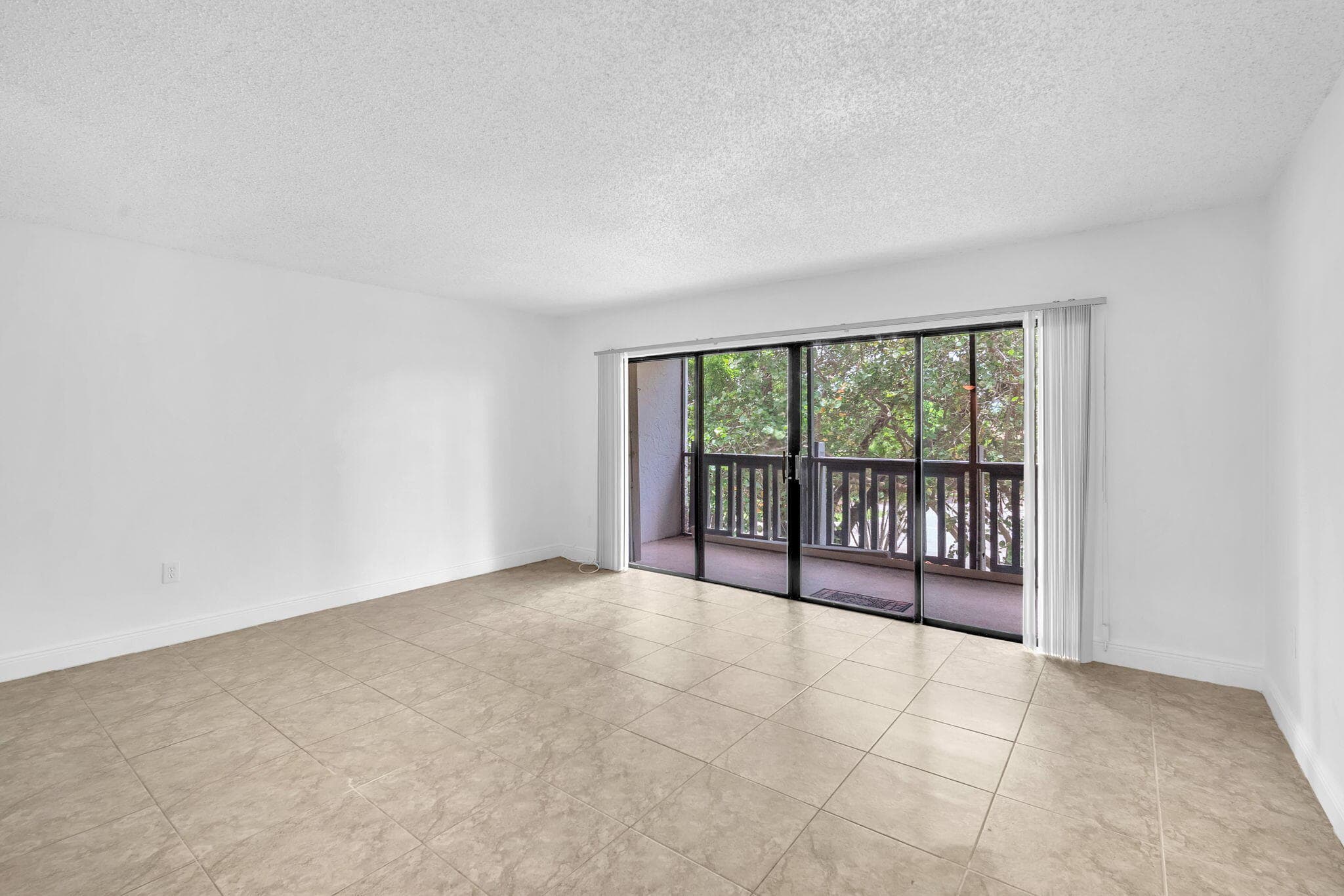 1021 Mockingbird Lane 303, Plantation, FL 33324 — photo 9 of 31