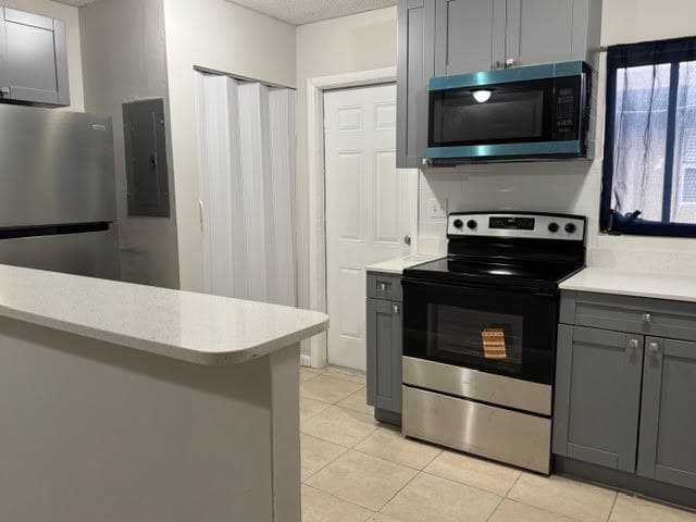 322 SW 2nd Street 3, Pompano Beach, FL 33060 — photo 2 of 11