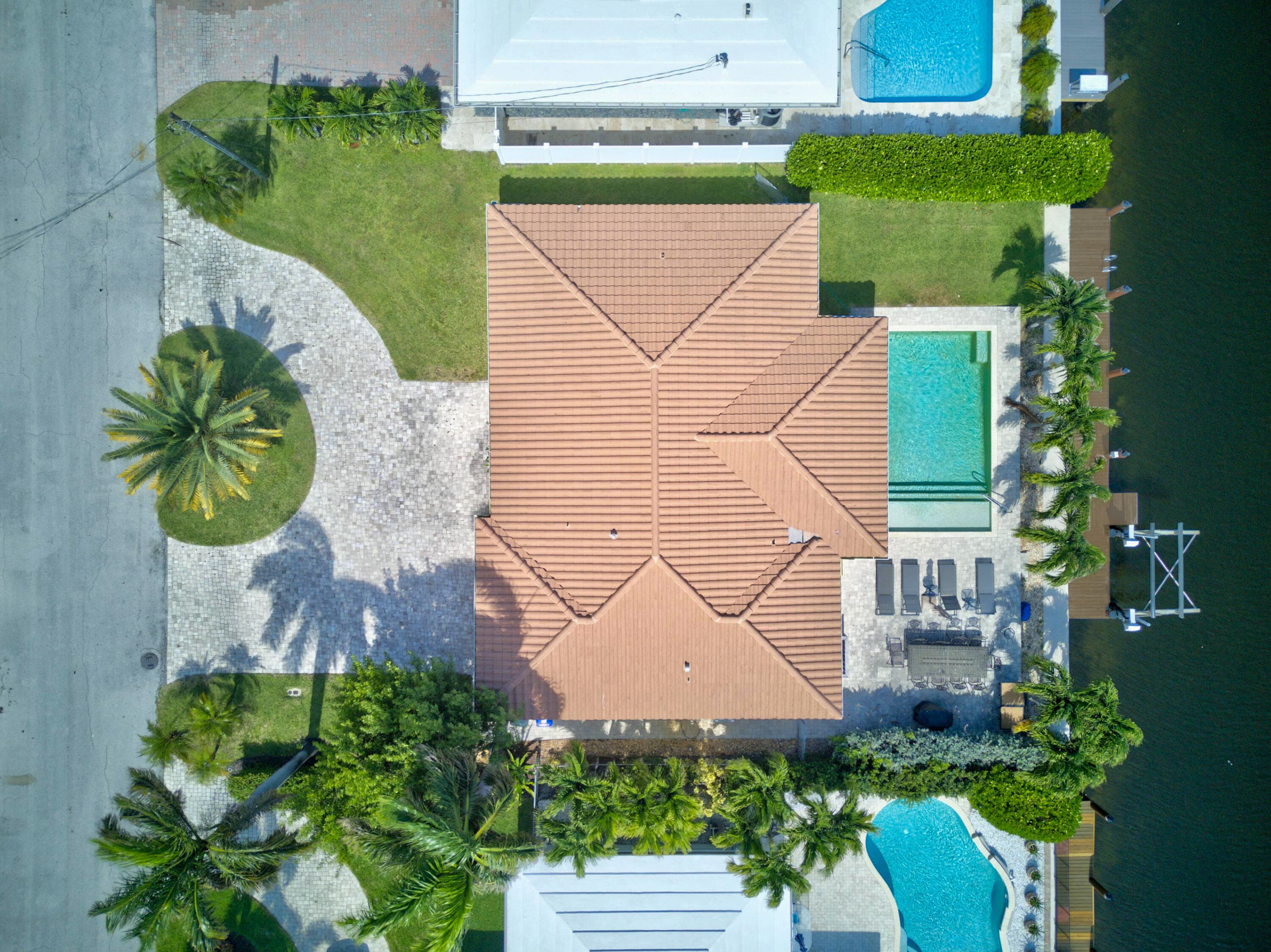 2542 SE 10th Street, Pompano Beach, FL 33062 — photo 3 of 57