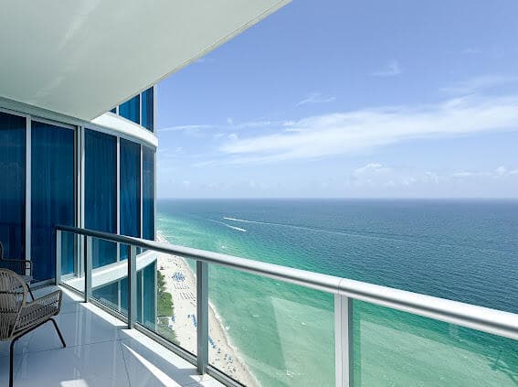 17001 Collins Avenue 4204, Sunny Isles Beach, FL 33160 — photo